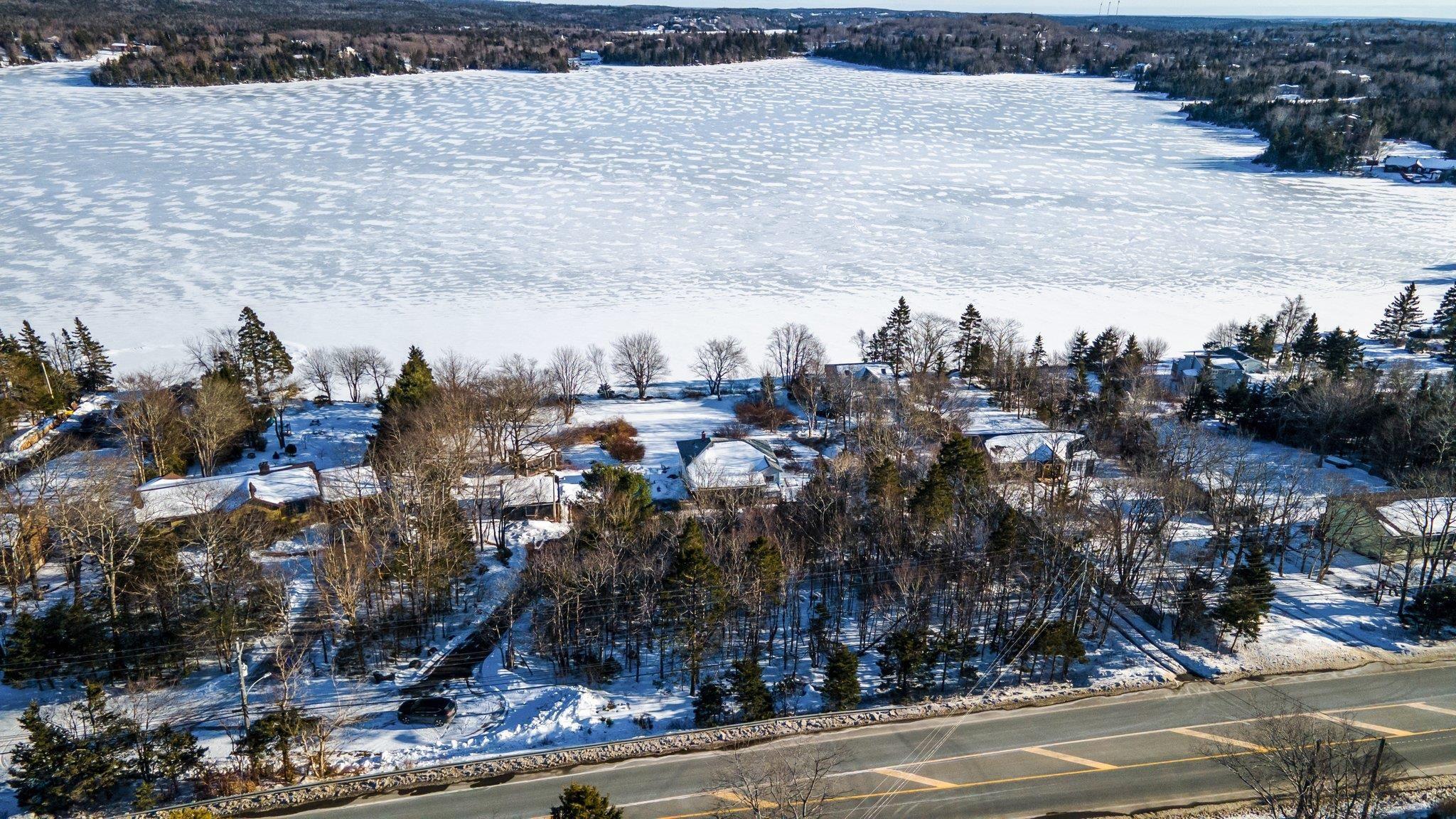 $624,900.00: 90 Foxberry Lane, Hatchet Lake