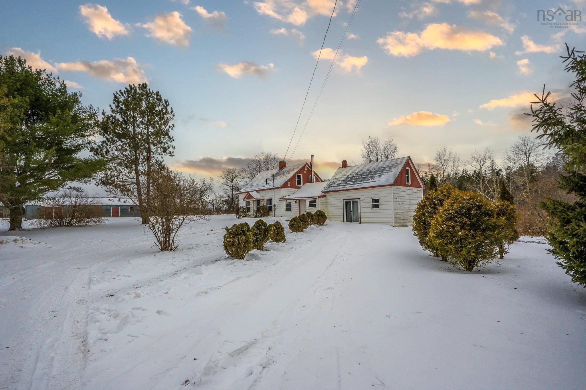 $299,000.00: 2072 North River Road, Stanley