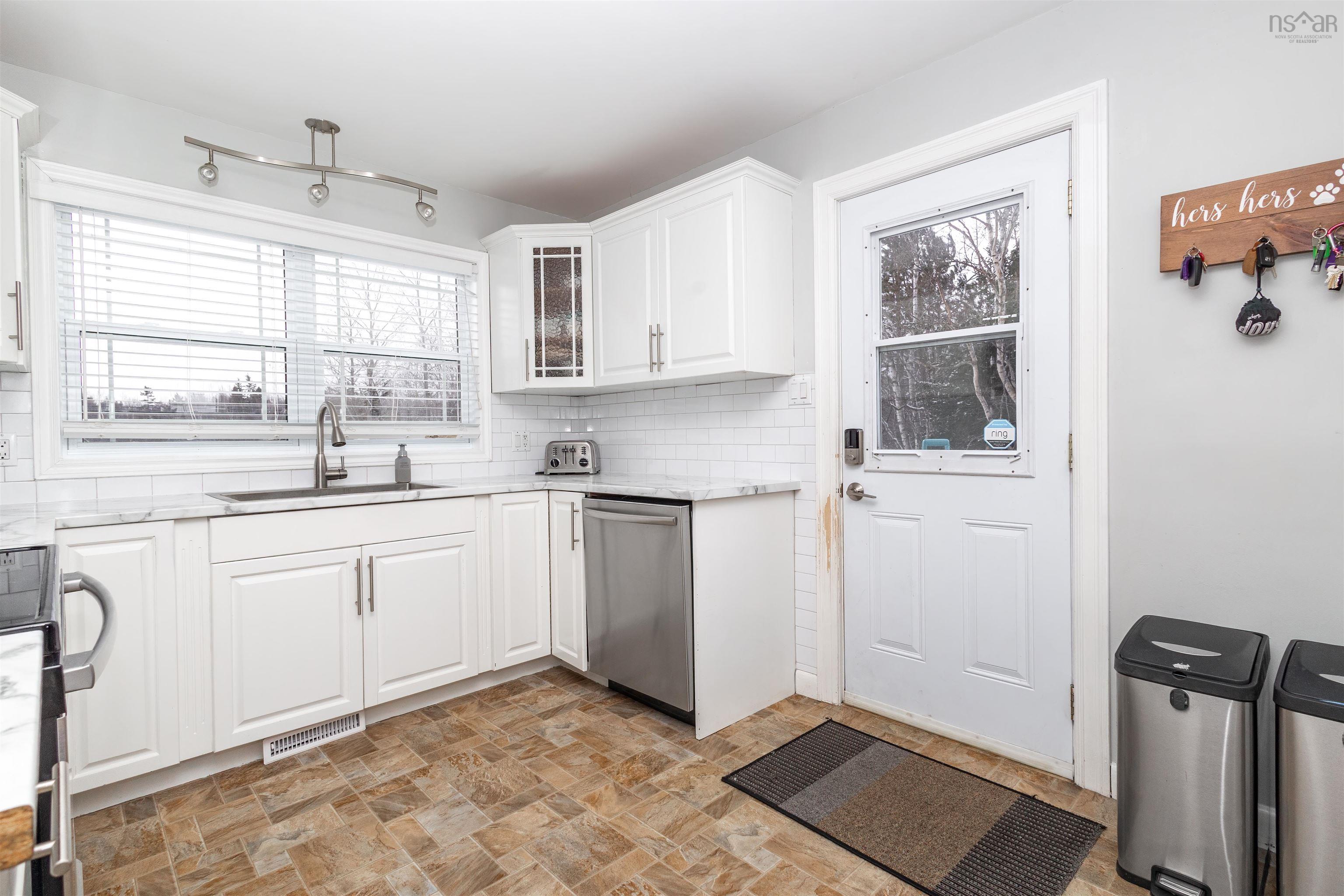 $409,900.00: 1888 Kings Road, Sydney River