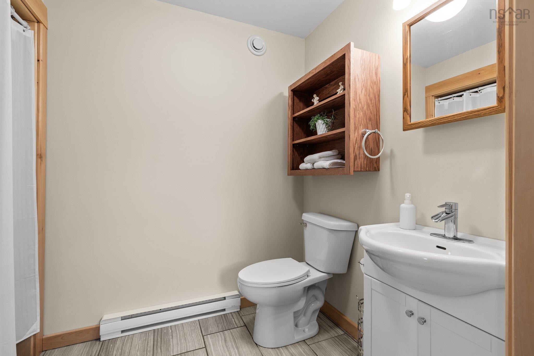 $634,900.00: 327 East Torbrook Road, Torbrook