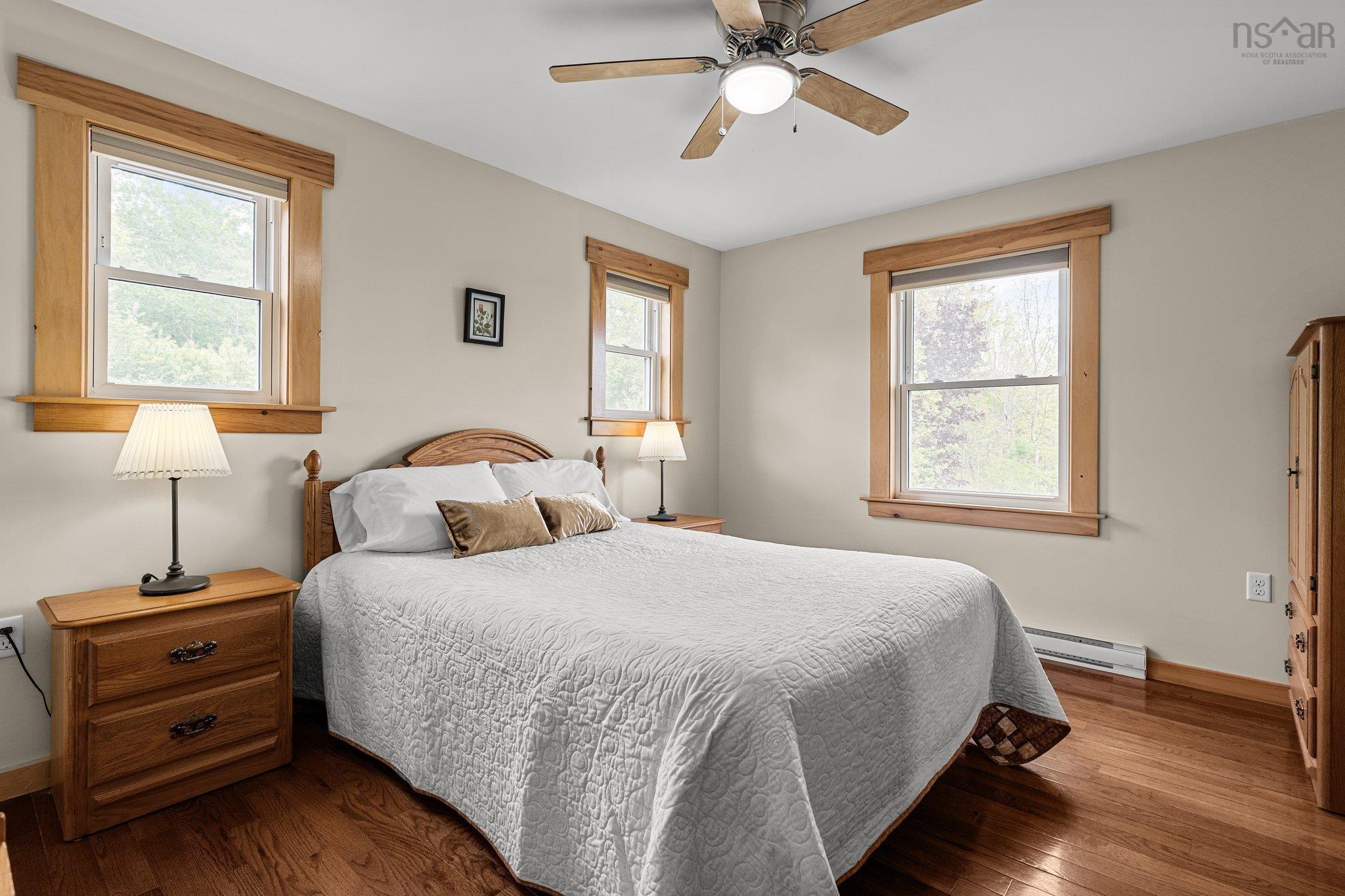 $634,900.00: 327 East Torbrook Road, Torbrook