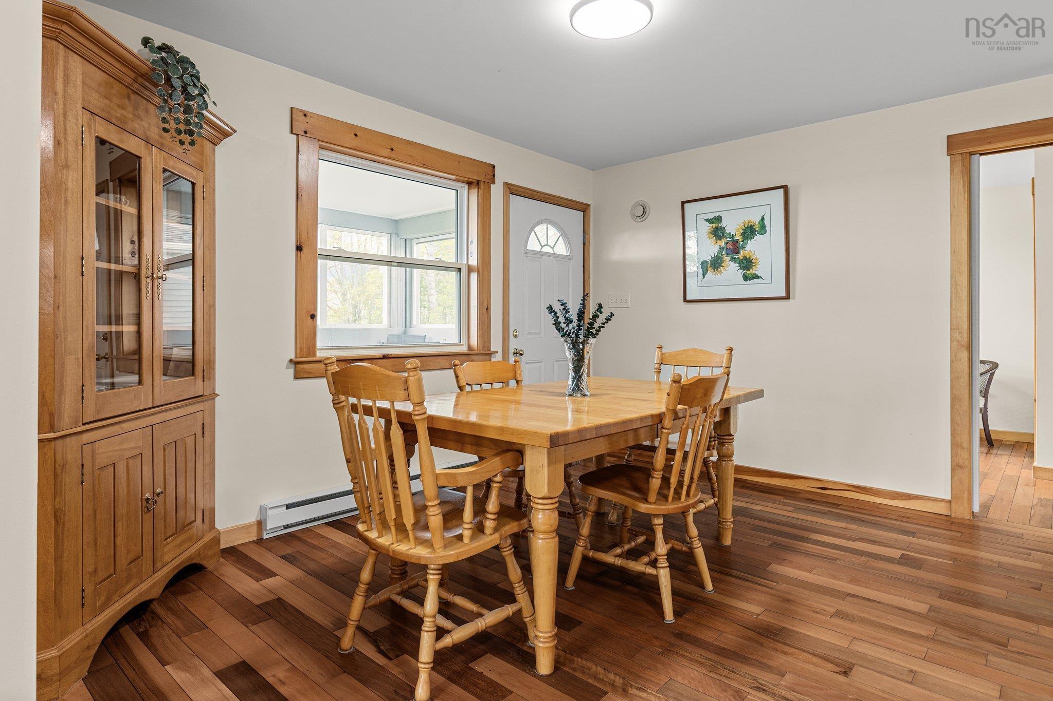 $634,900.00: 327 East Torbrook Road, Torbrook