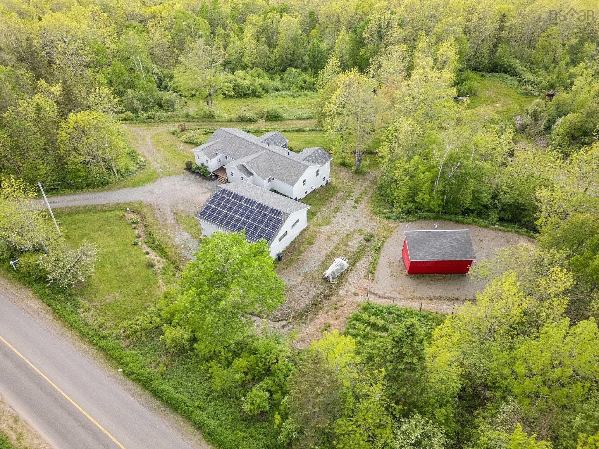 $634,900.00: 327 East Torbrook Road, Torbrook