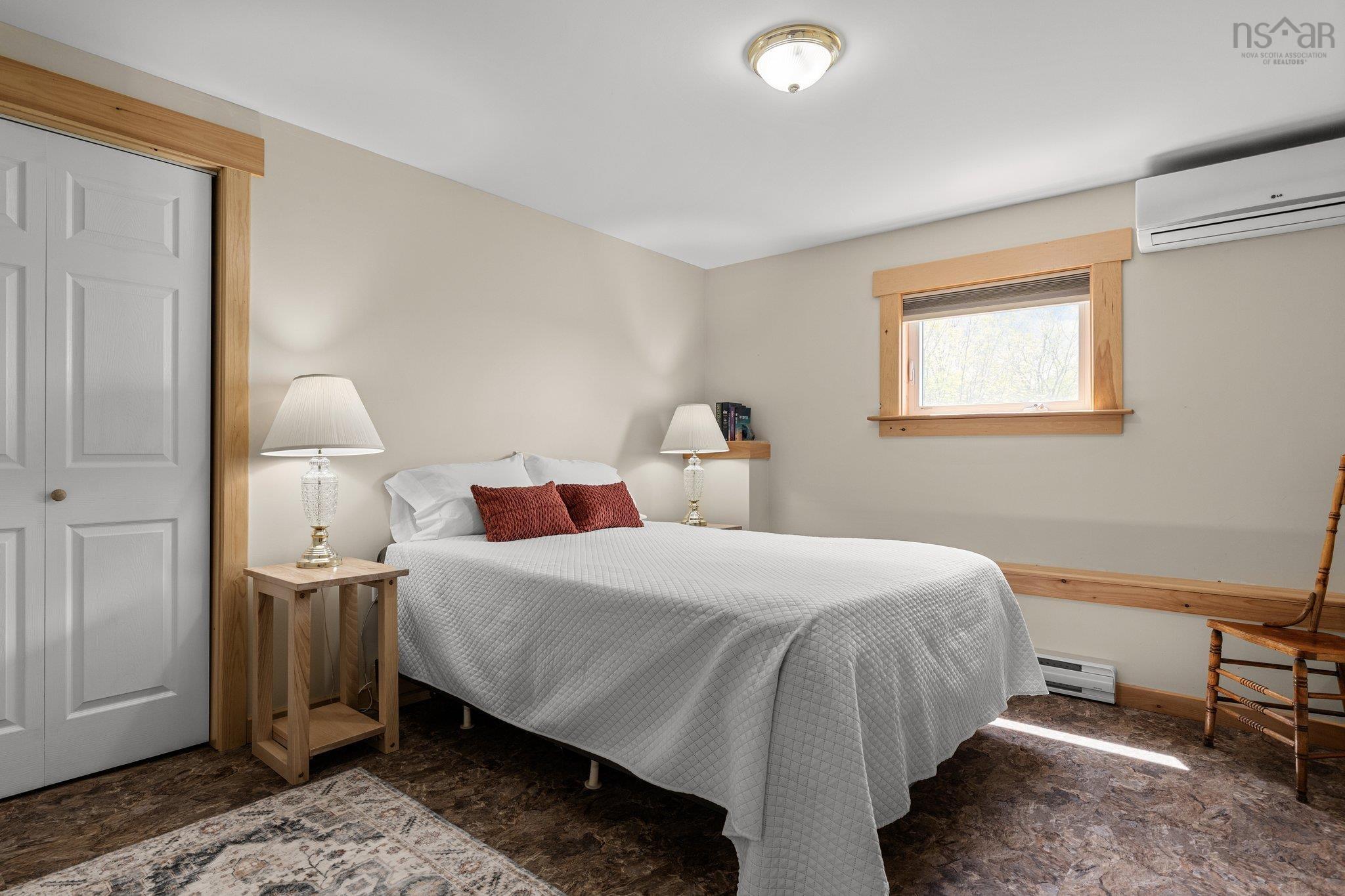 $634,900.00: 327 East Torbrook Road, Torbrook