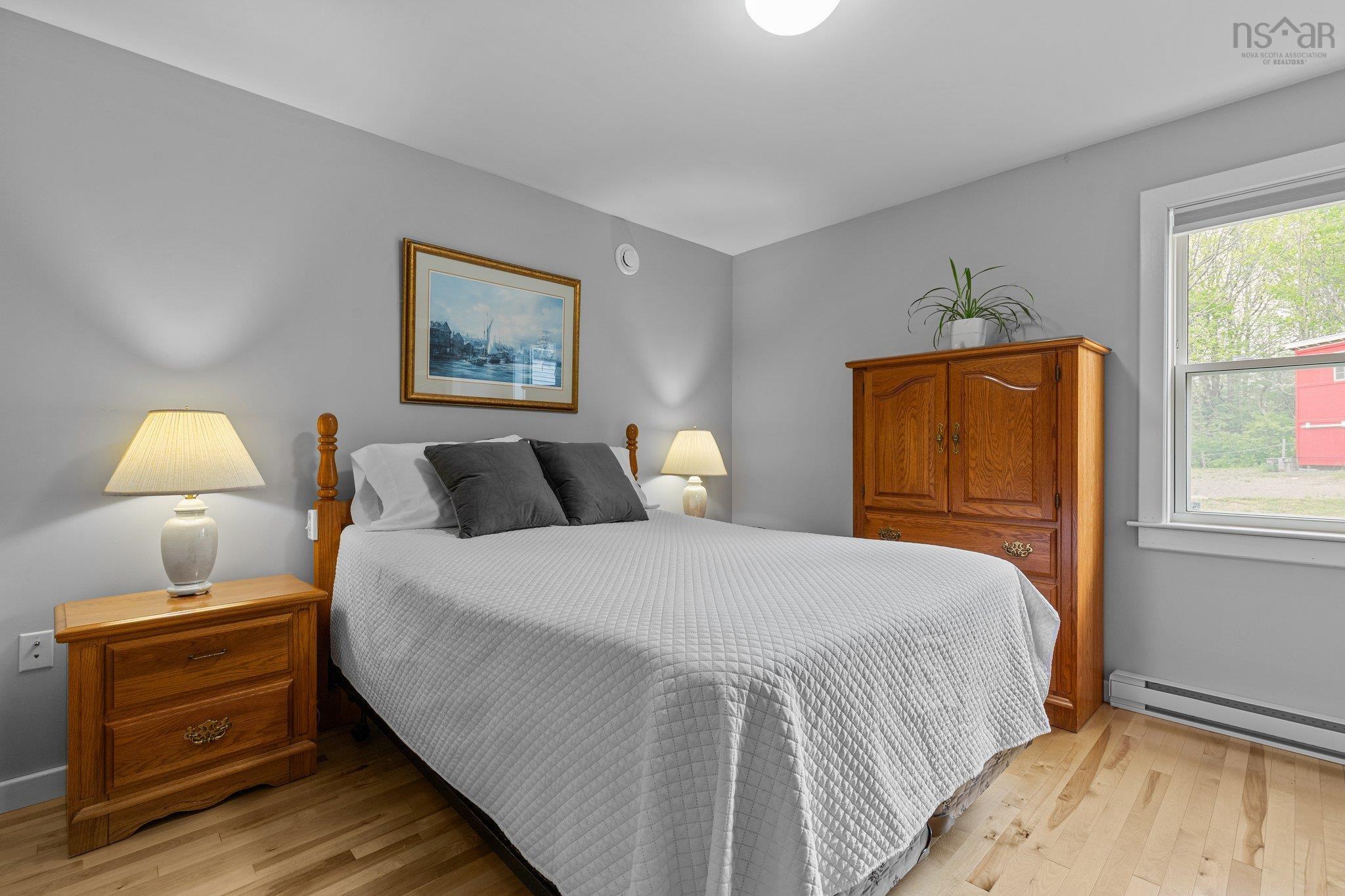 $634,900.00: 327 East Torbrook Road, Torbrook