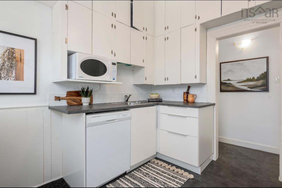 $679,000.00: 6265 Summit Street, Halifax