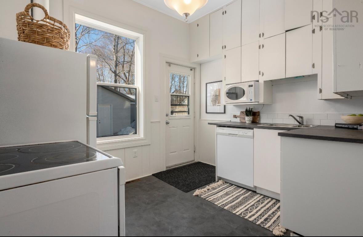 $679,000.00: 6265 Summit Street, Halifax