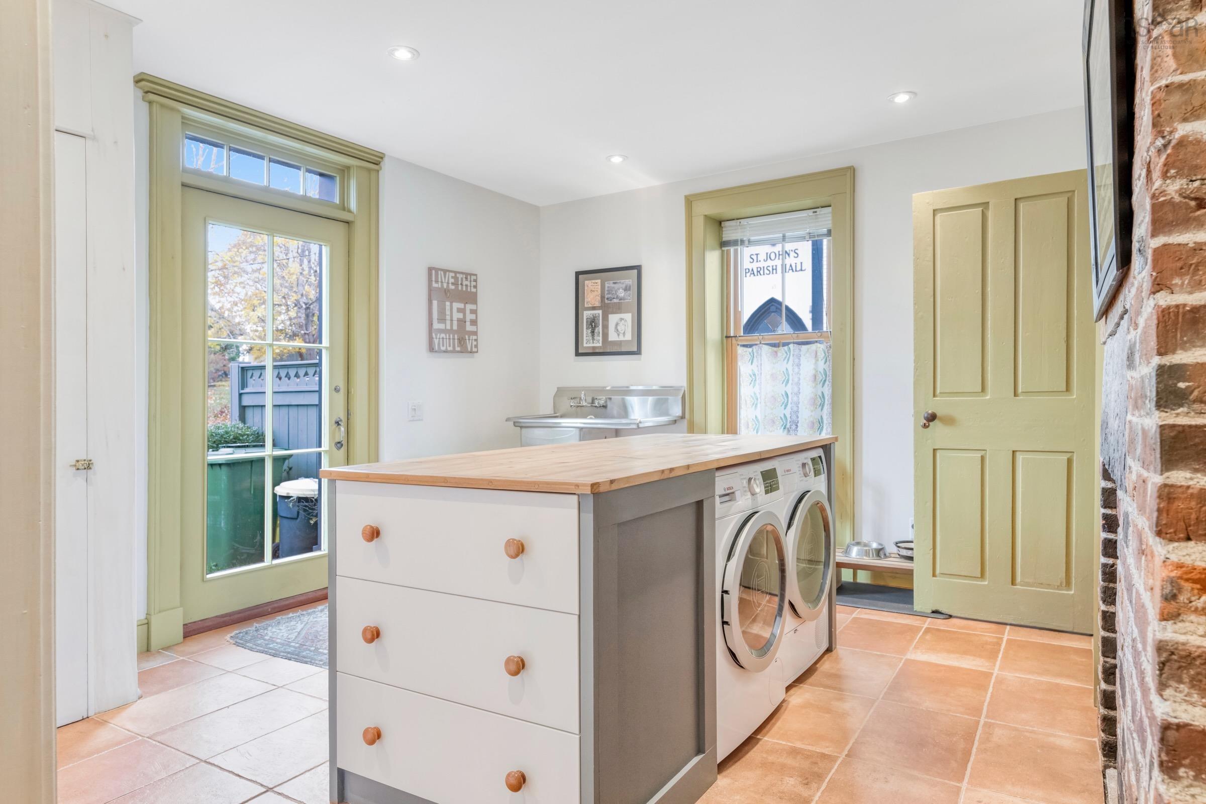 $995,000.00: 33 Cornwallis Street, Lunenburg