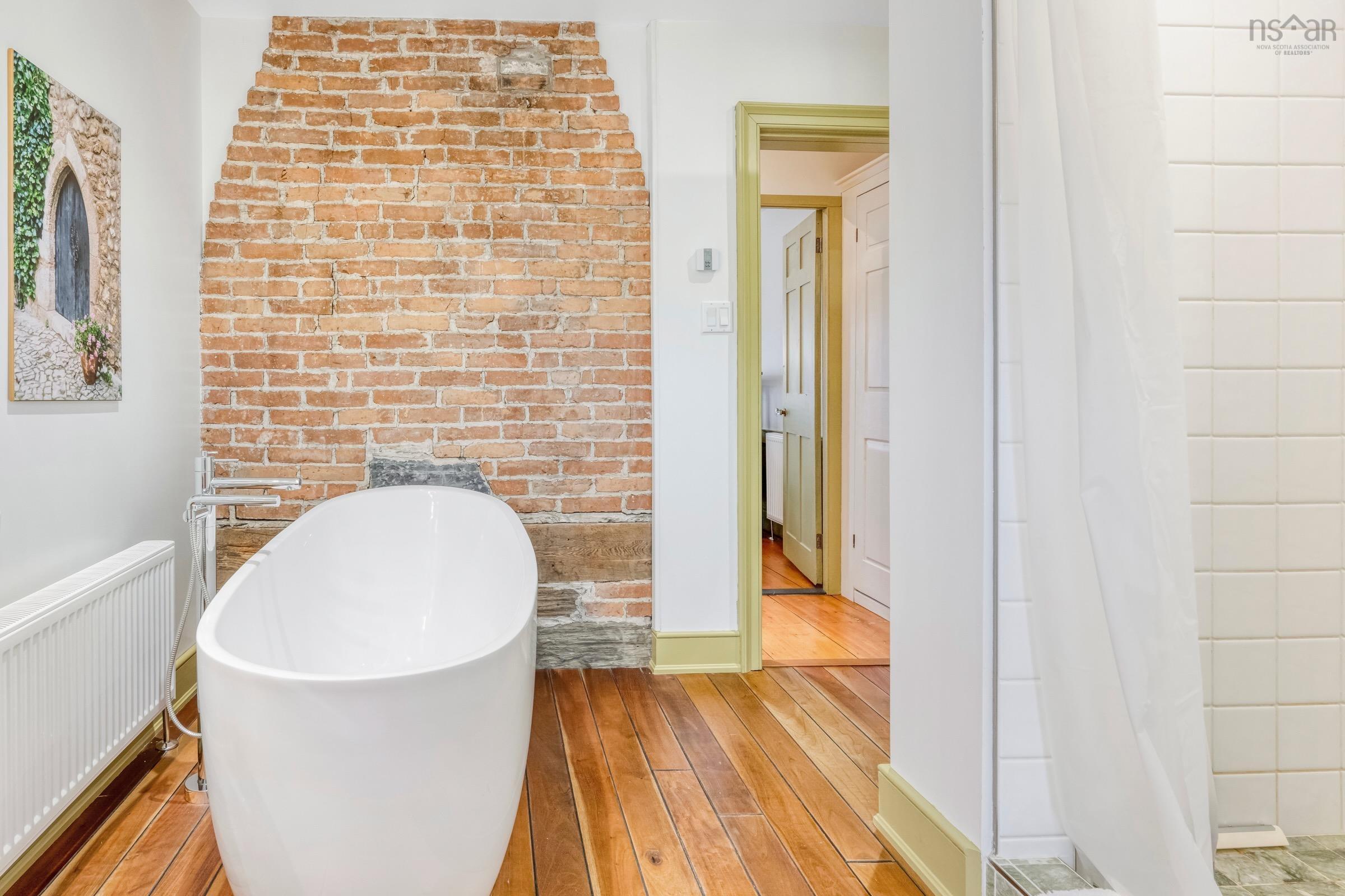 $995,000.00: 33 Cornwallis Street, Lunenburg