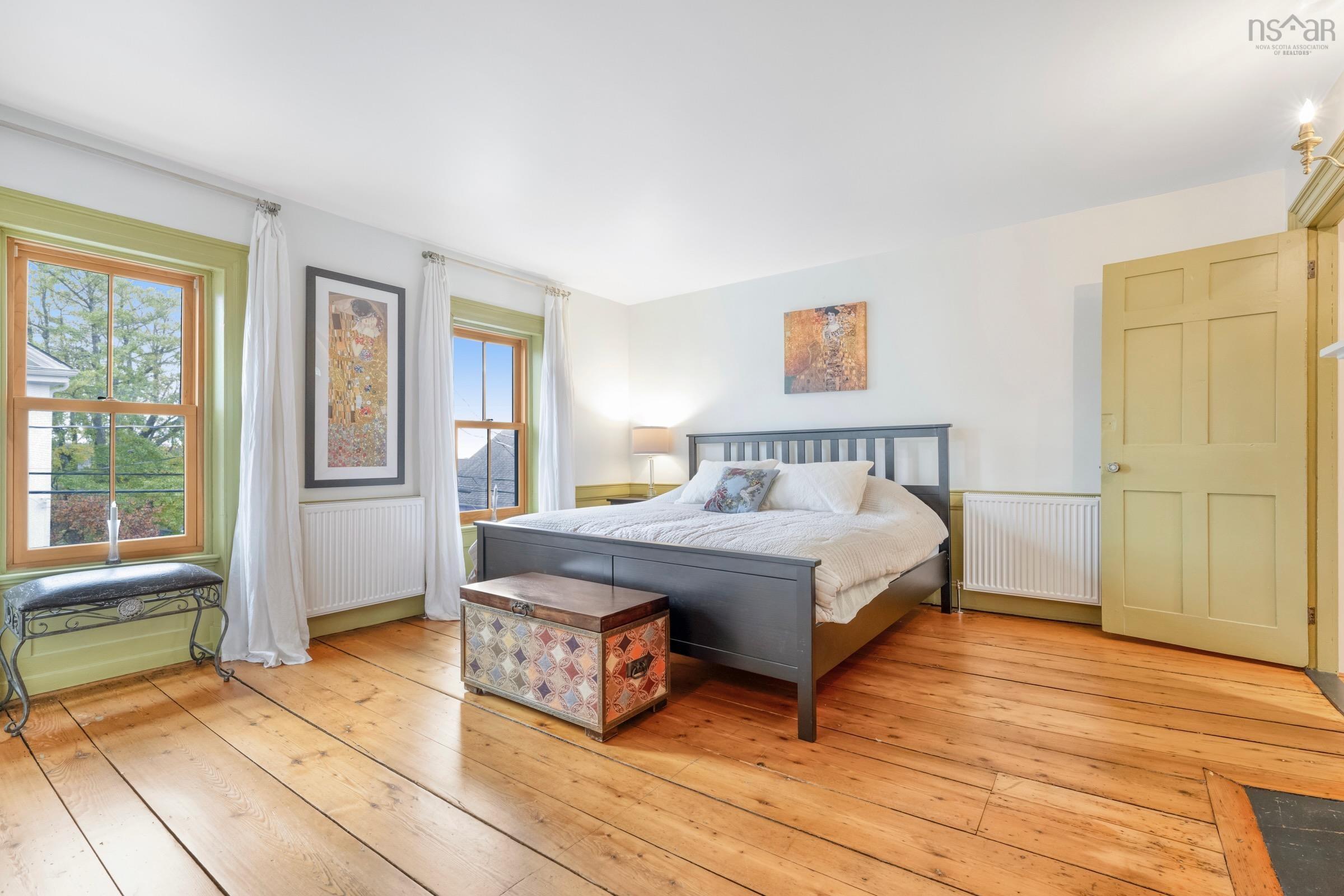 $995,000.00: 33 Cornwallis Street, Lunenburg