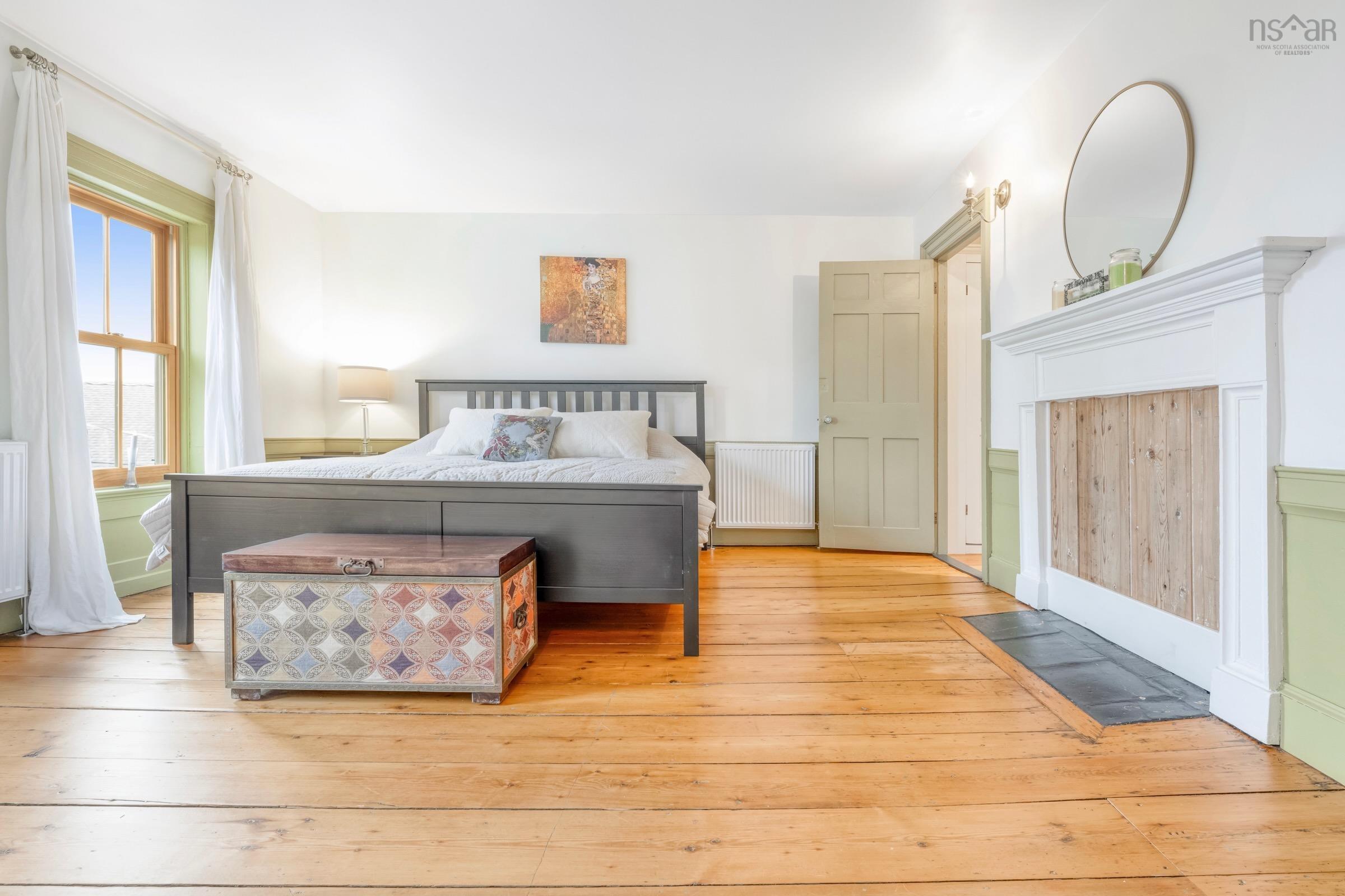 $995,000.00: 33 Cornwallis Street, Lunenburg