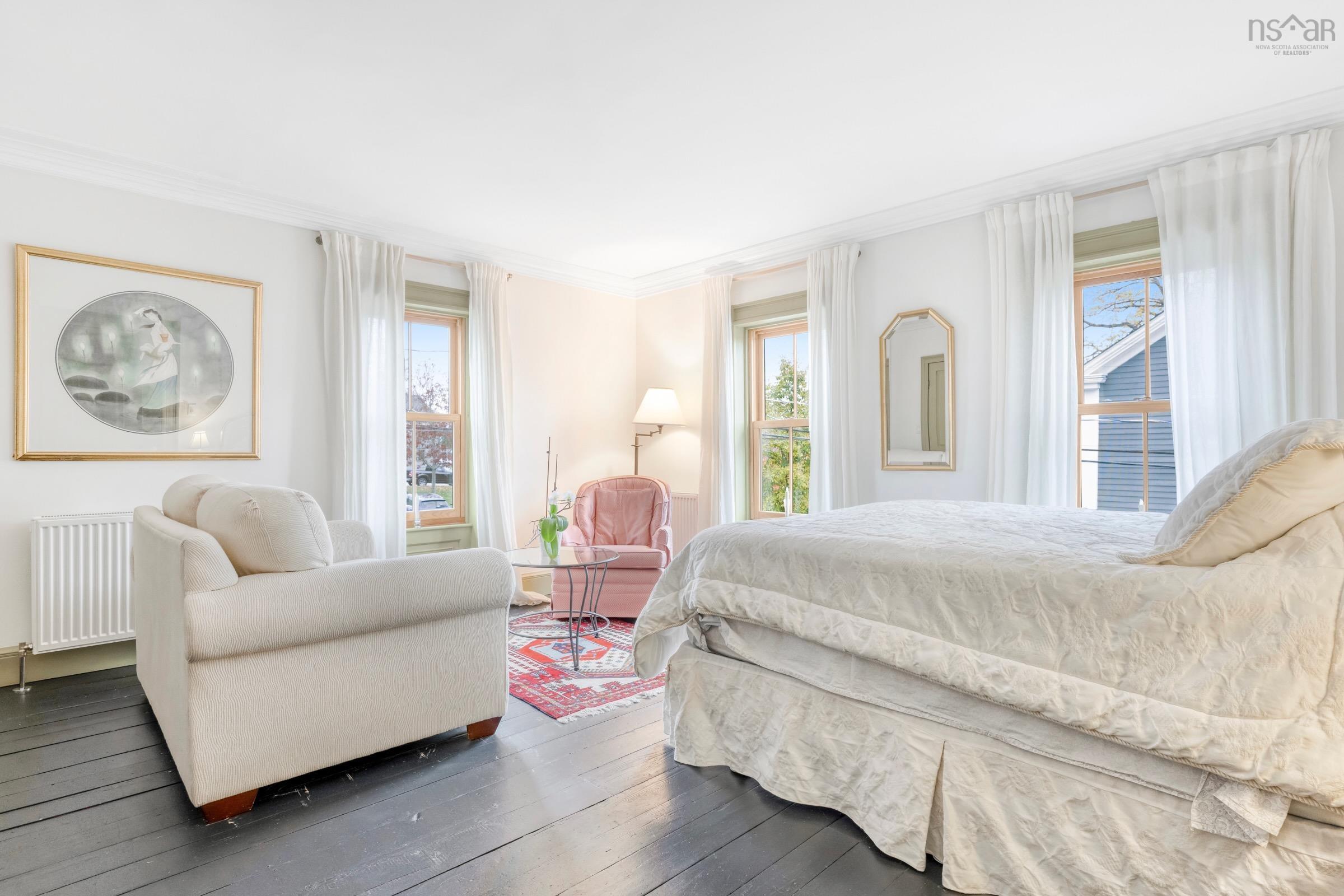 $995,000.00: 33 Cornwallis Street, Lunenburg