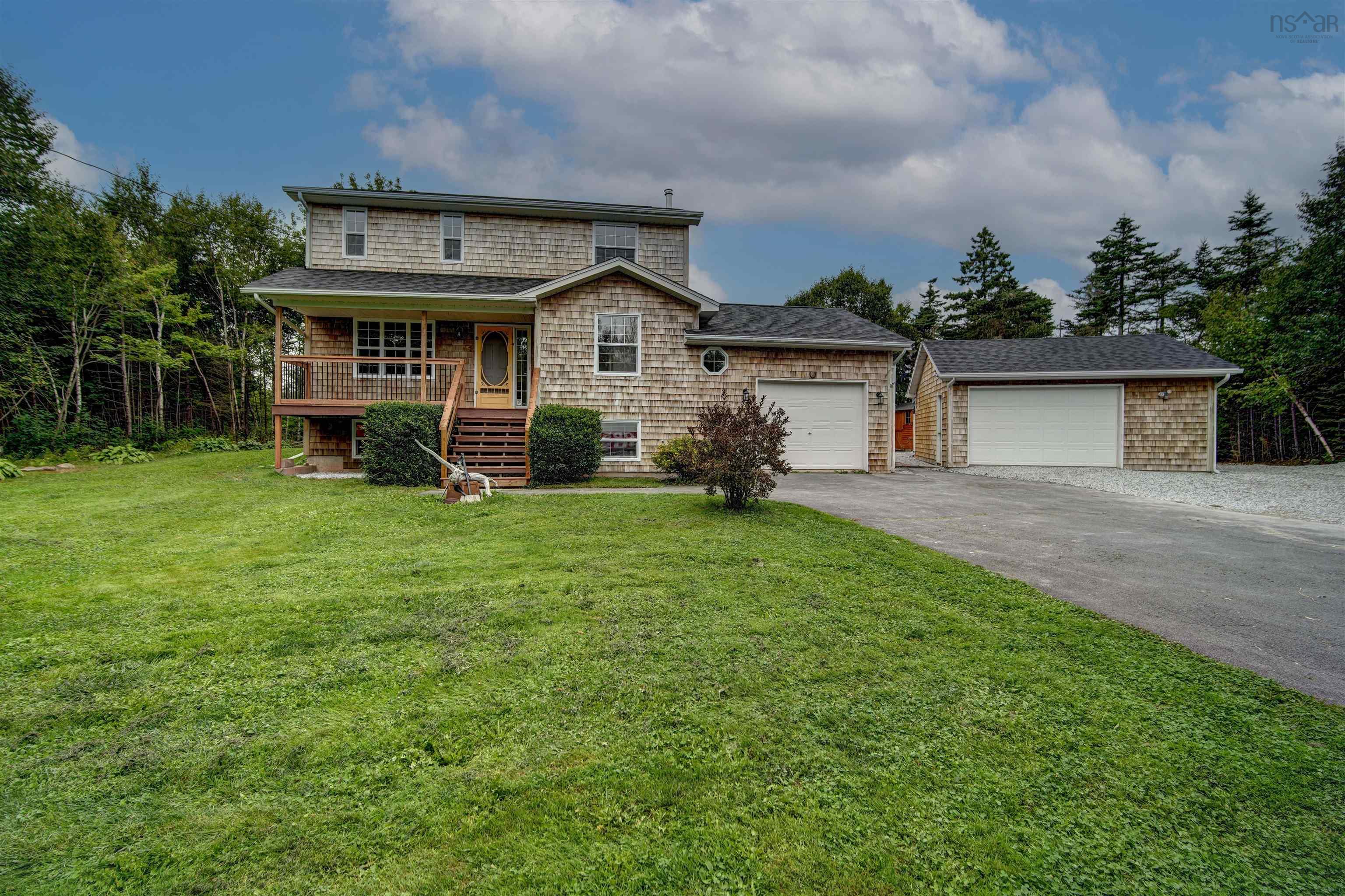 $799,900.00: 35 Prospect River Court, Hatchet Lake