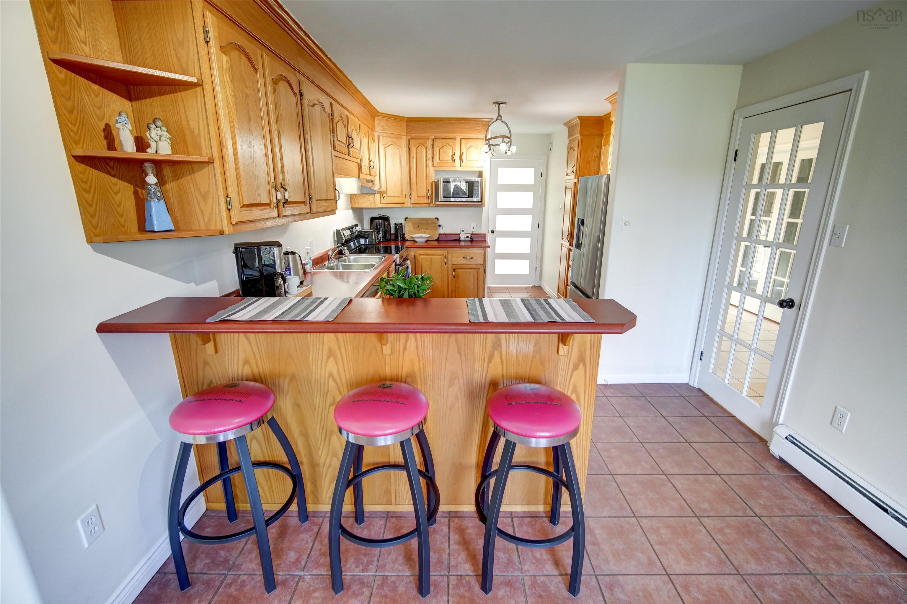 $799,900.00: 35 Prospect River Court, Hatchet Lake