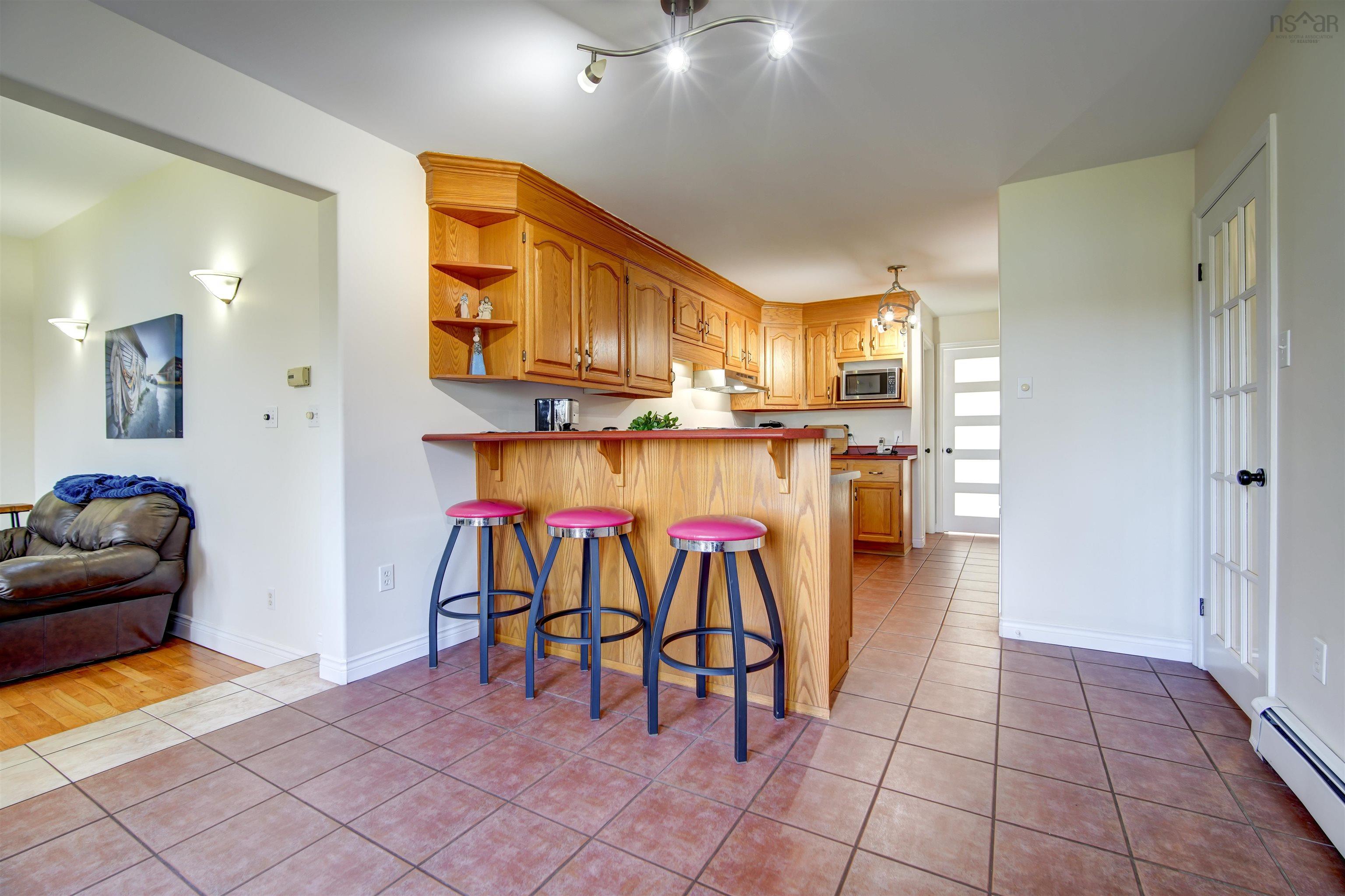 $799,900.00: 35 Prospect River Court, Hatchet Lake