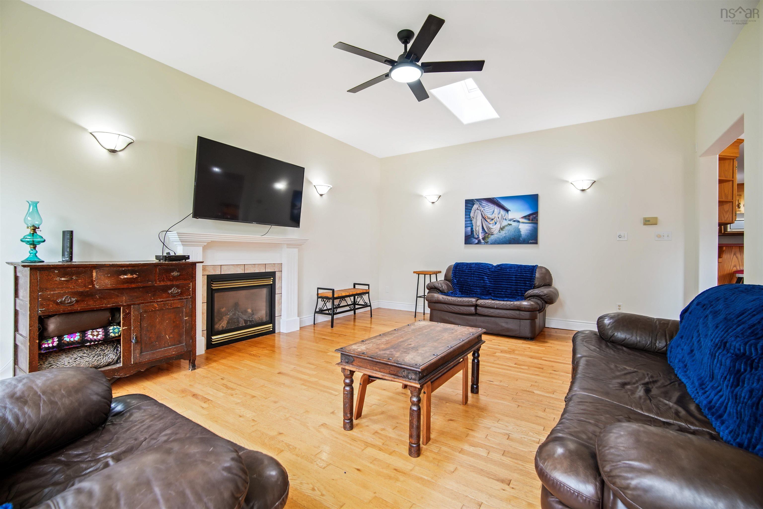 $799,900.00: 35 Prospect River Court, Hatchet Lake