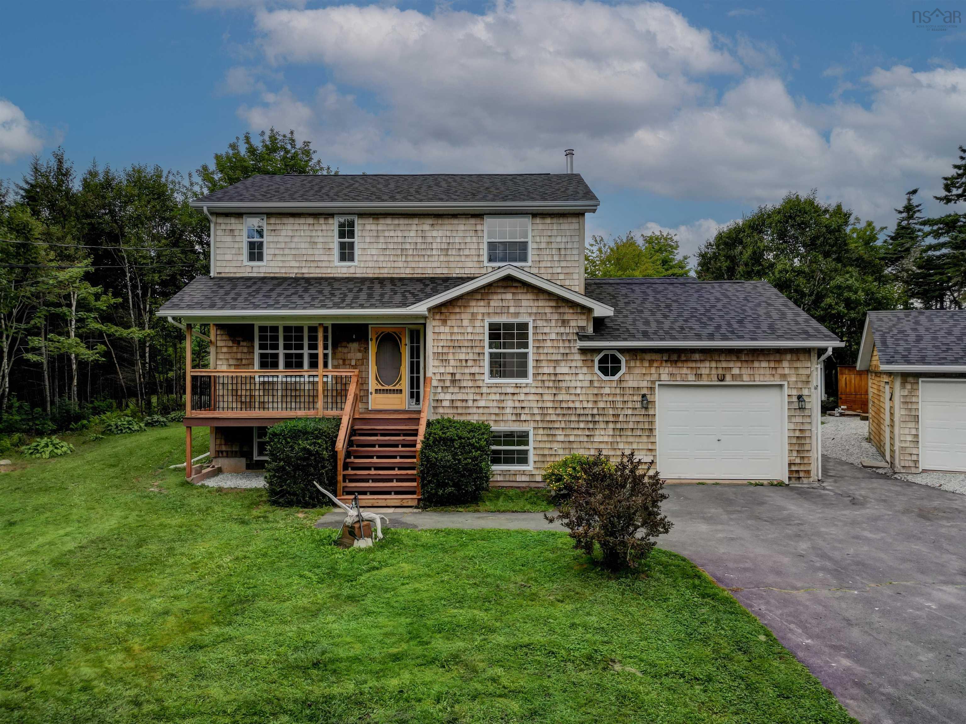 $799,900.00: 35 Prospect River Court, Hatchet Lake