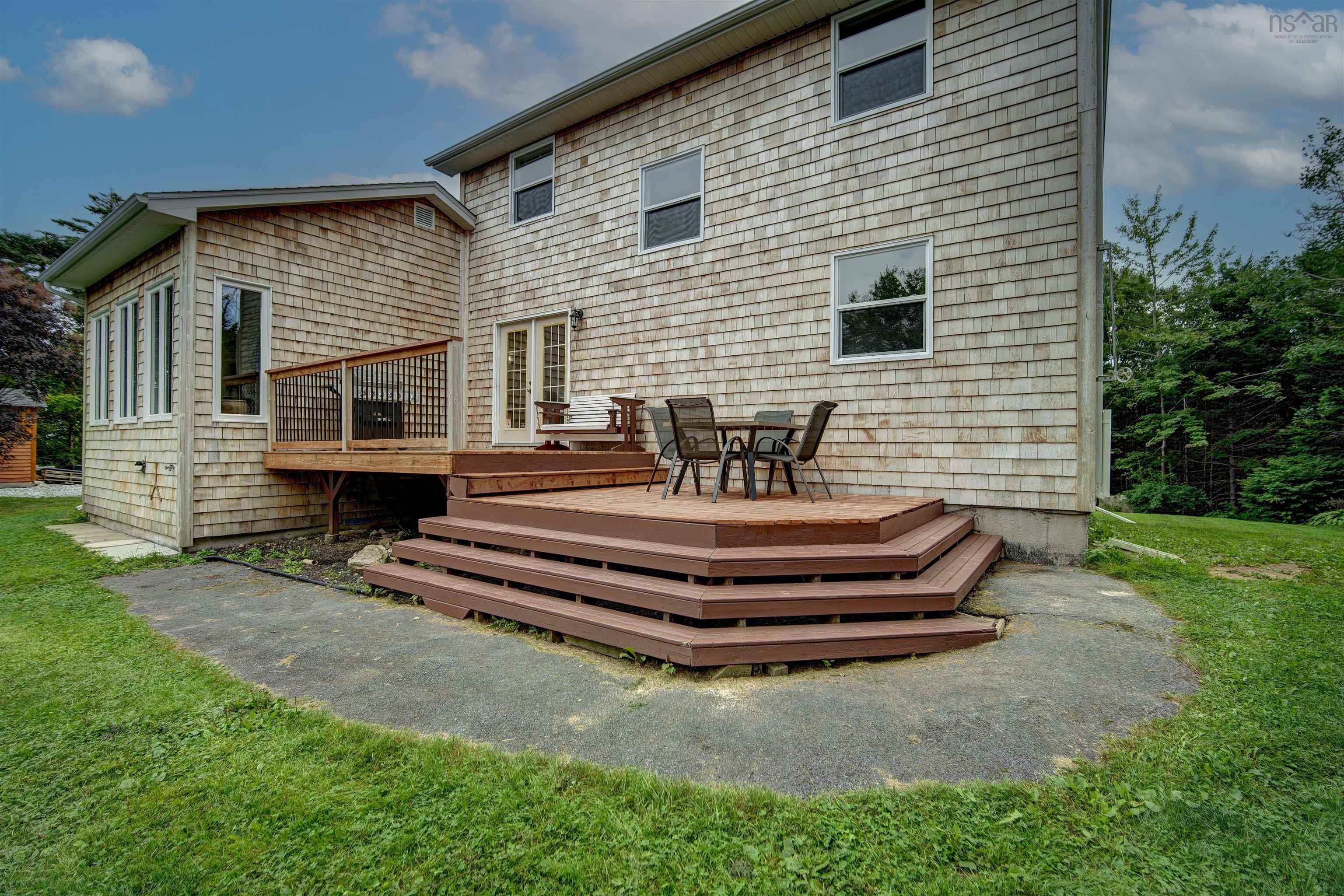 $799,900.00: 35 Prospect River Court, Hatchet Lake