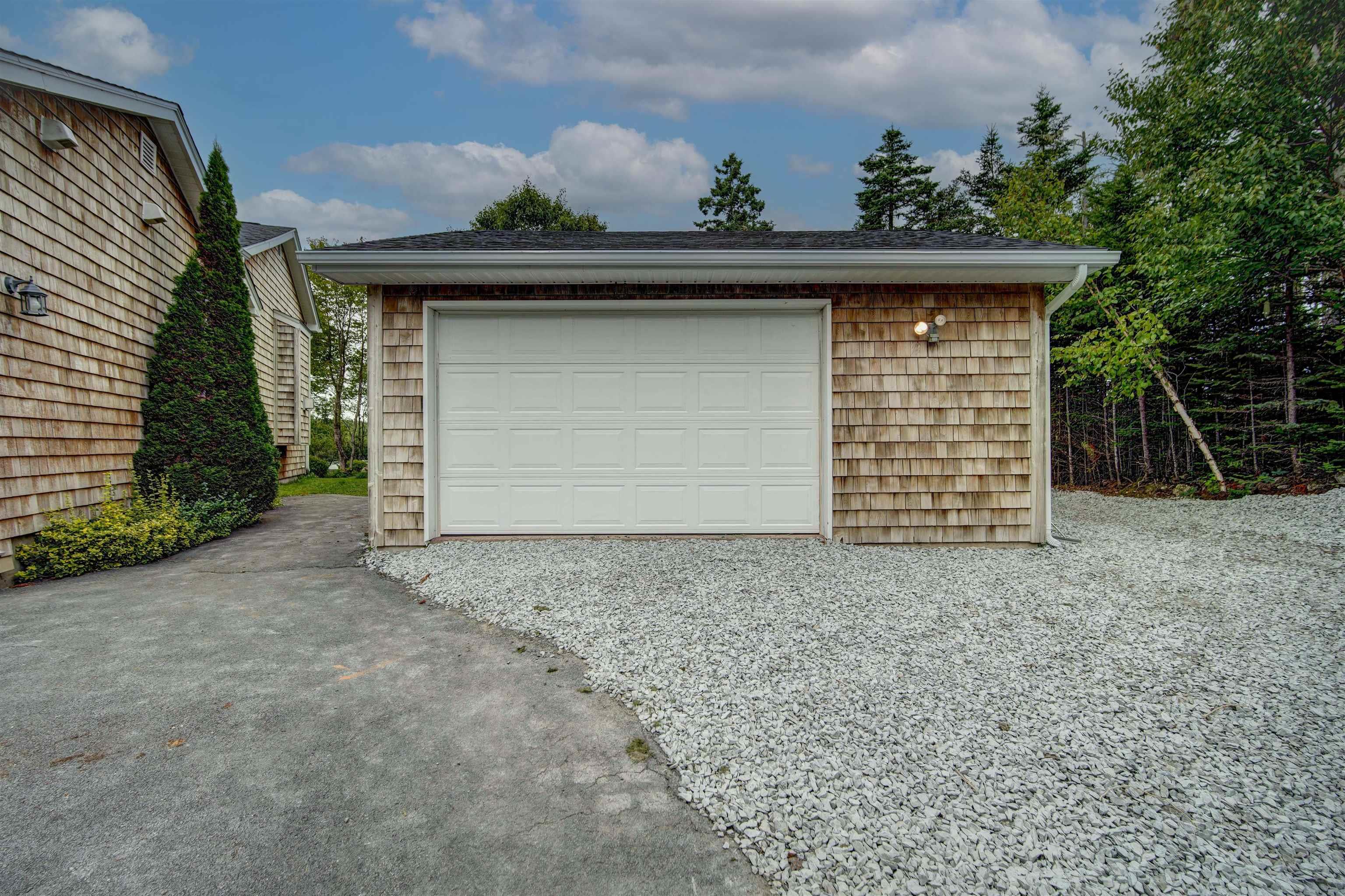 $799,900.00: 35 Prospect River Court, Hatchet Lake