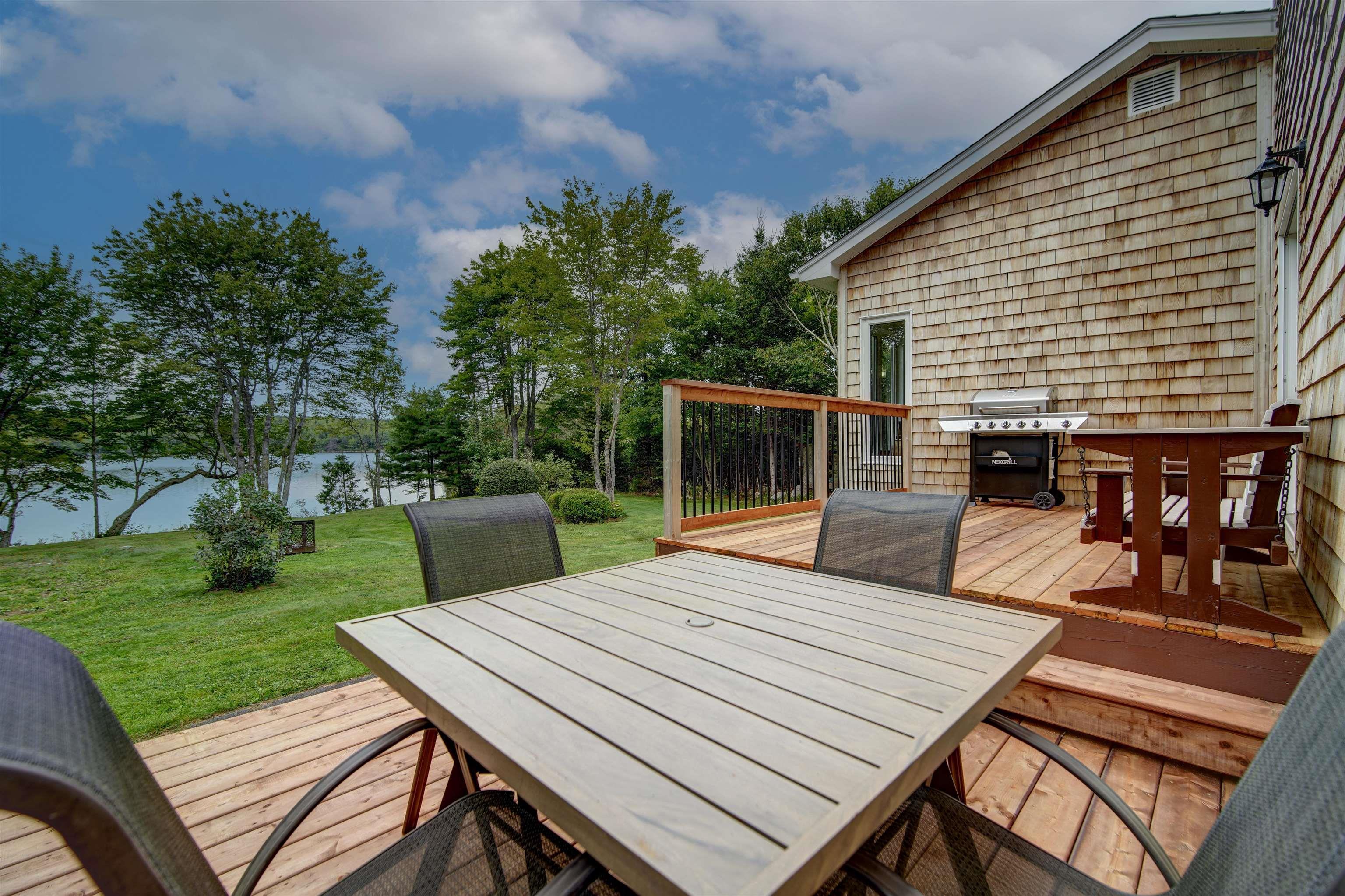 $799,900.00: 35 Prospect River Court, Hatchet Lake