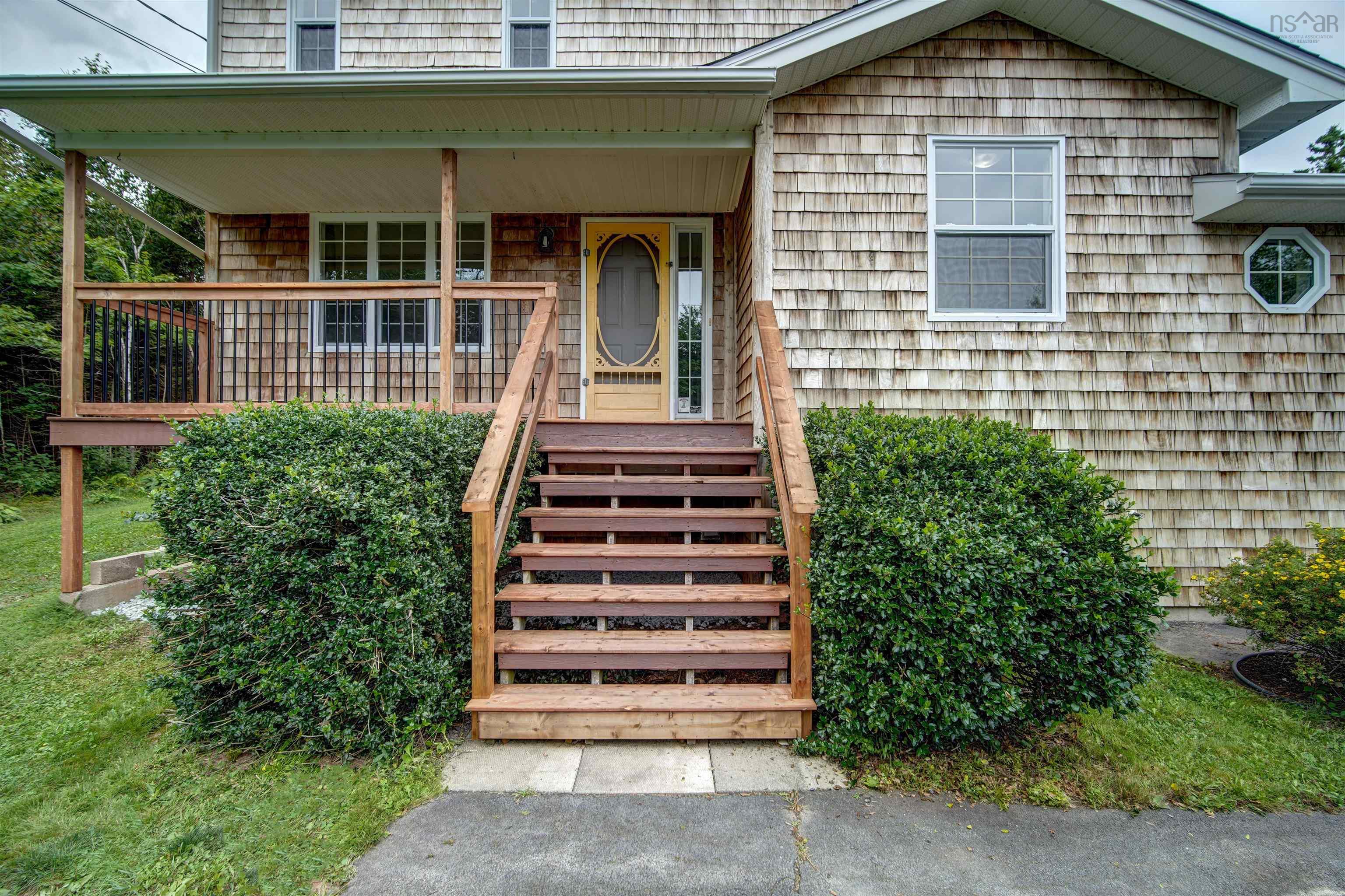 $799,900.00: 35 Prospect River Court, Hatchet Lake