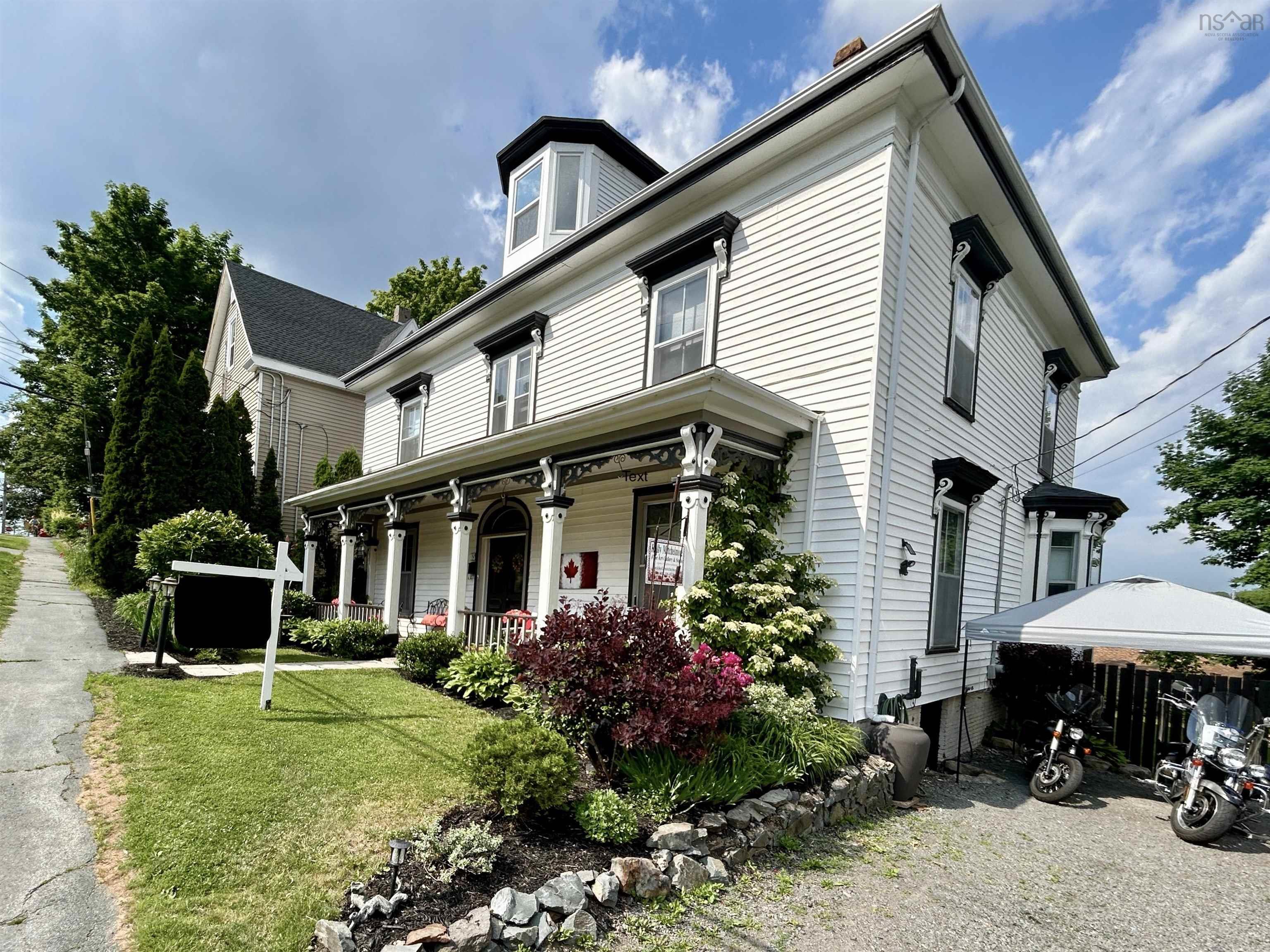$499,900.00: 65 Chestnut Street, Windsor