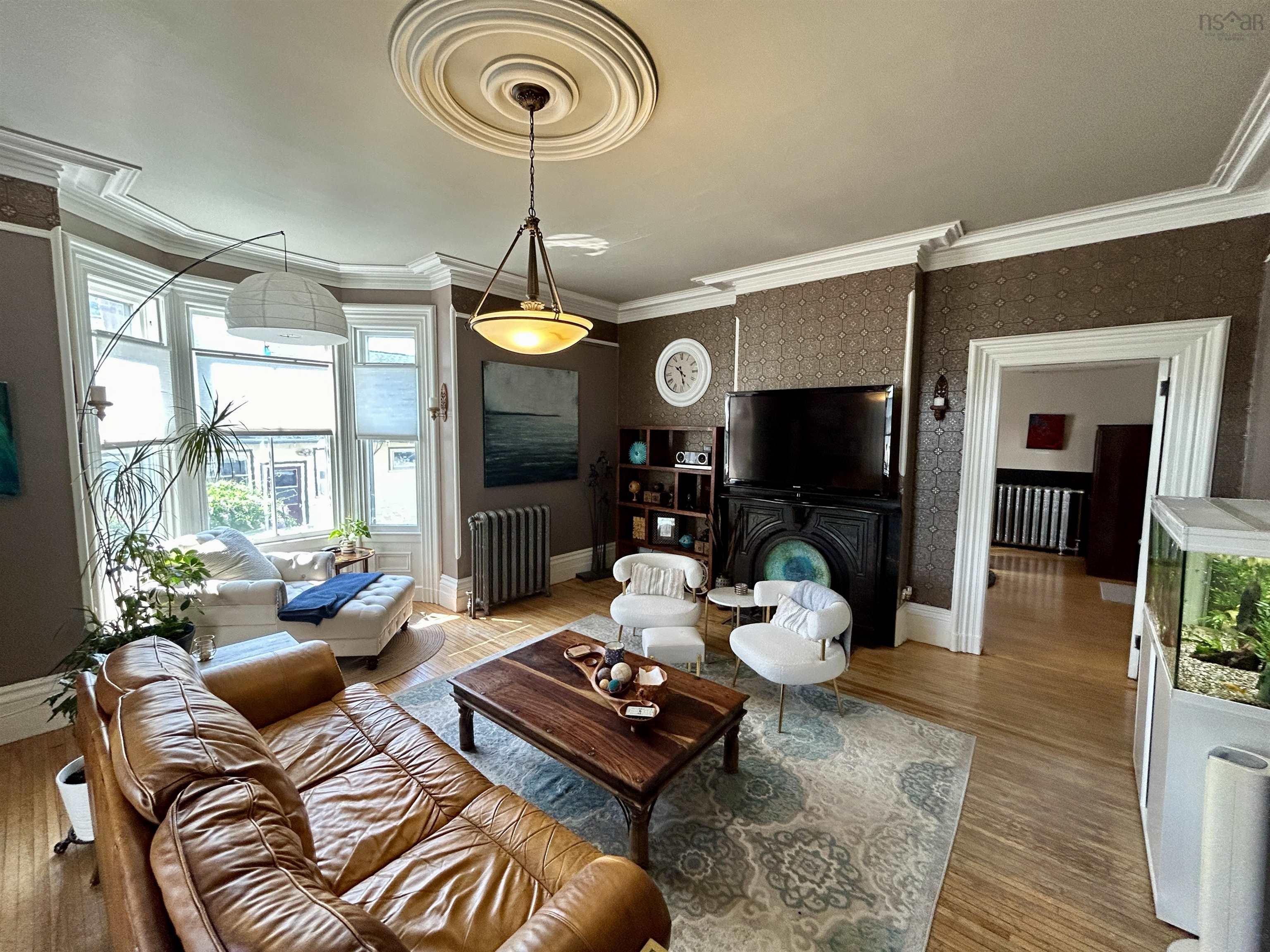 $499,900.00: 65 Chestnut Street, Windsor