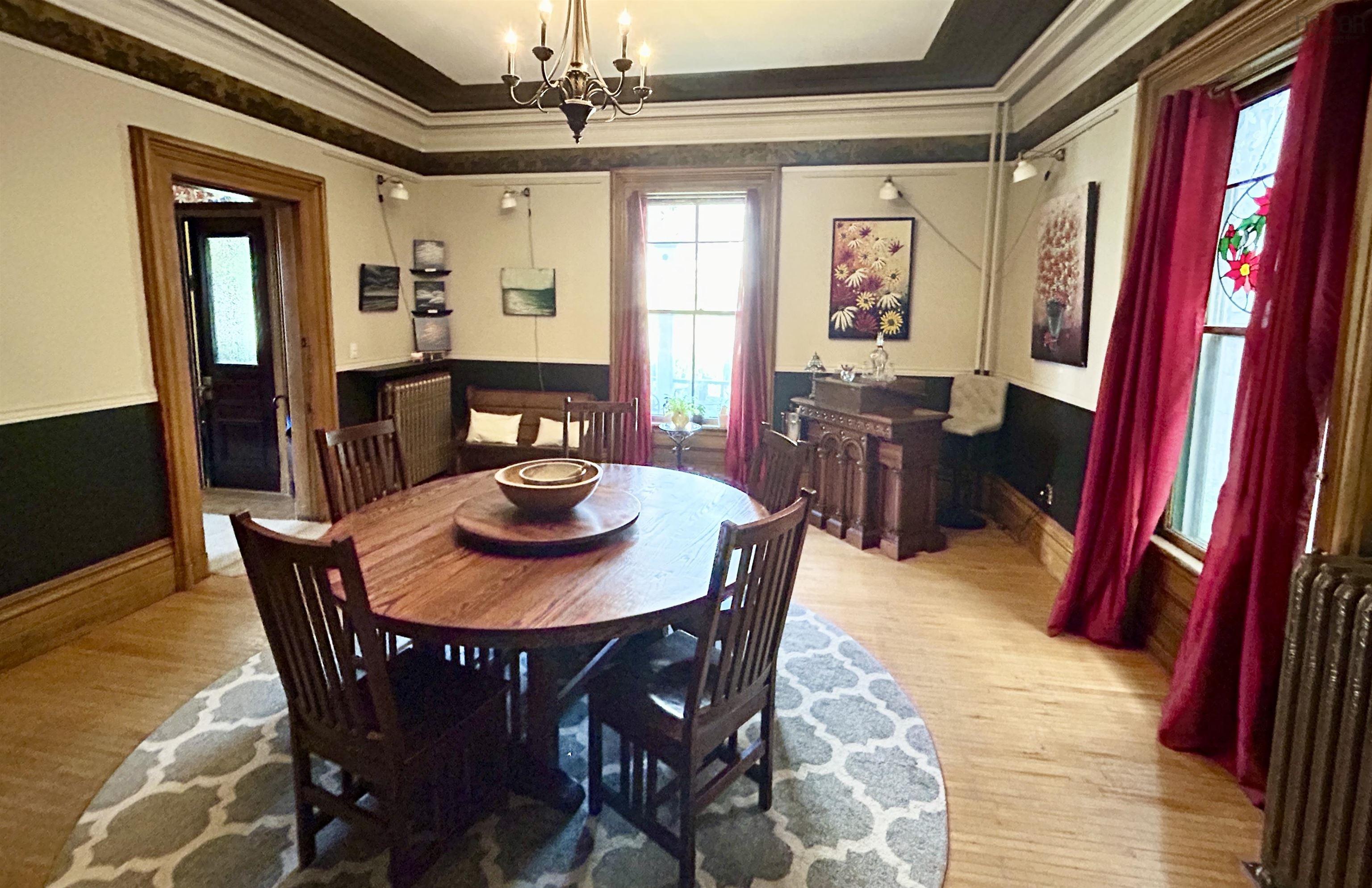 $499,900.00: 65 Chestnut Street, Windsor