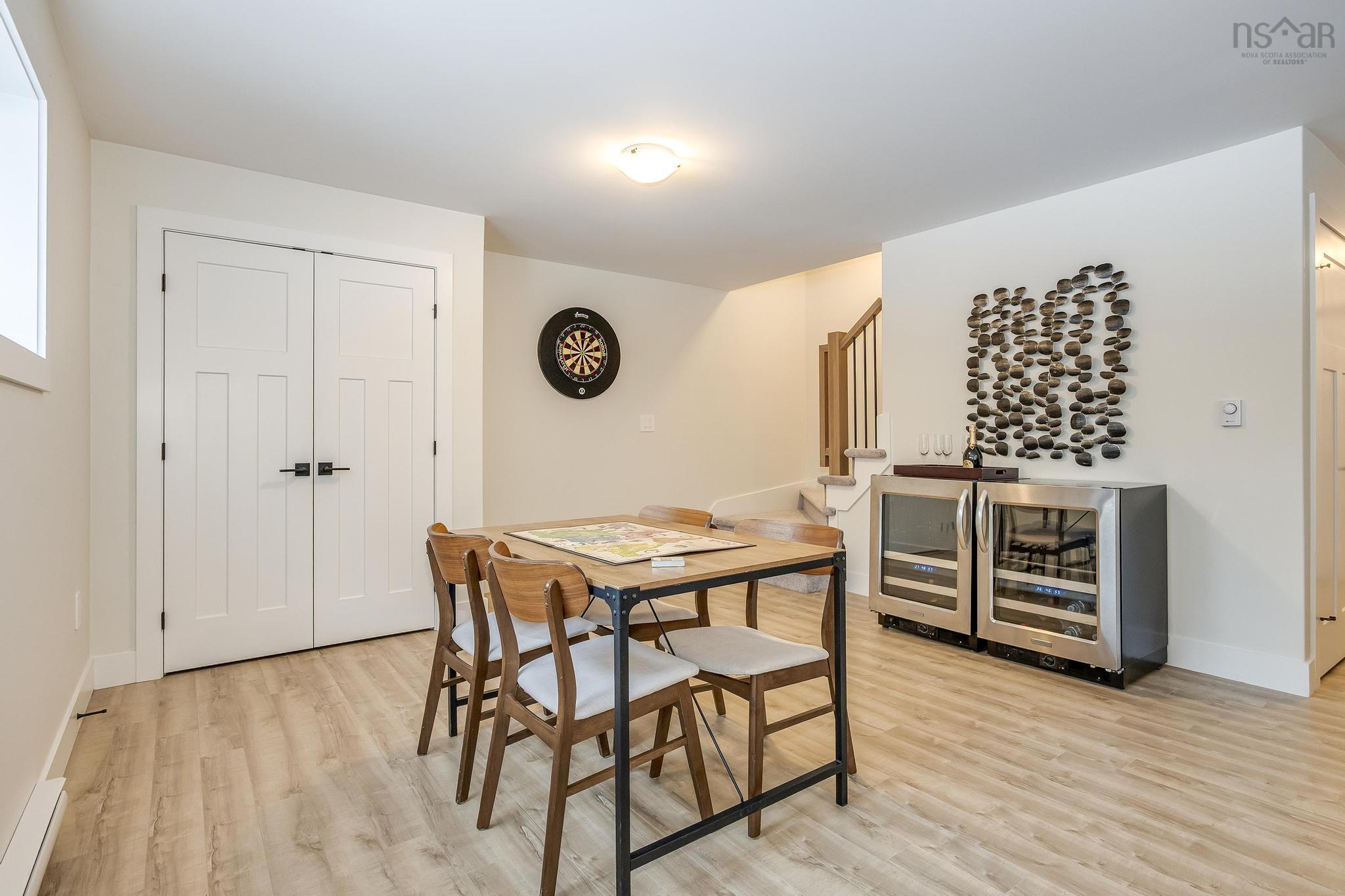 $799,900.00: 153 Coulter Crescent, Oakfield