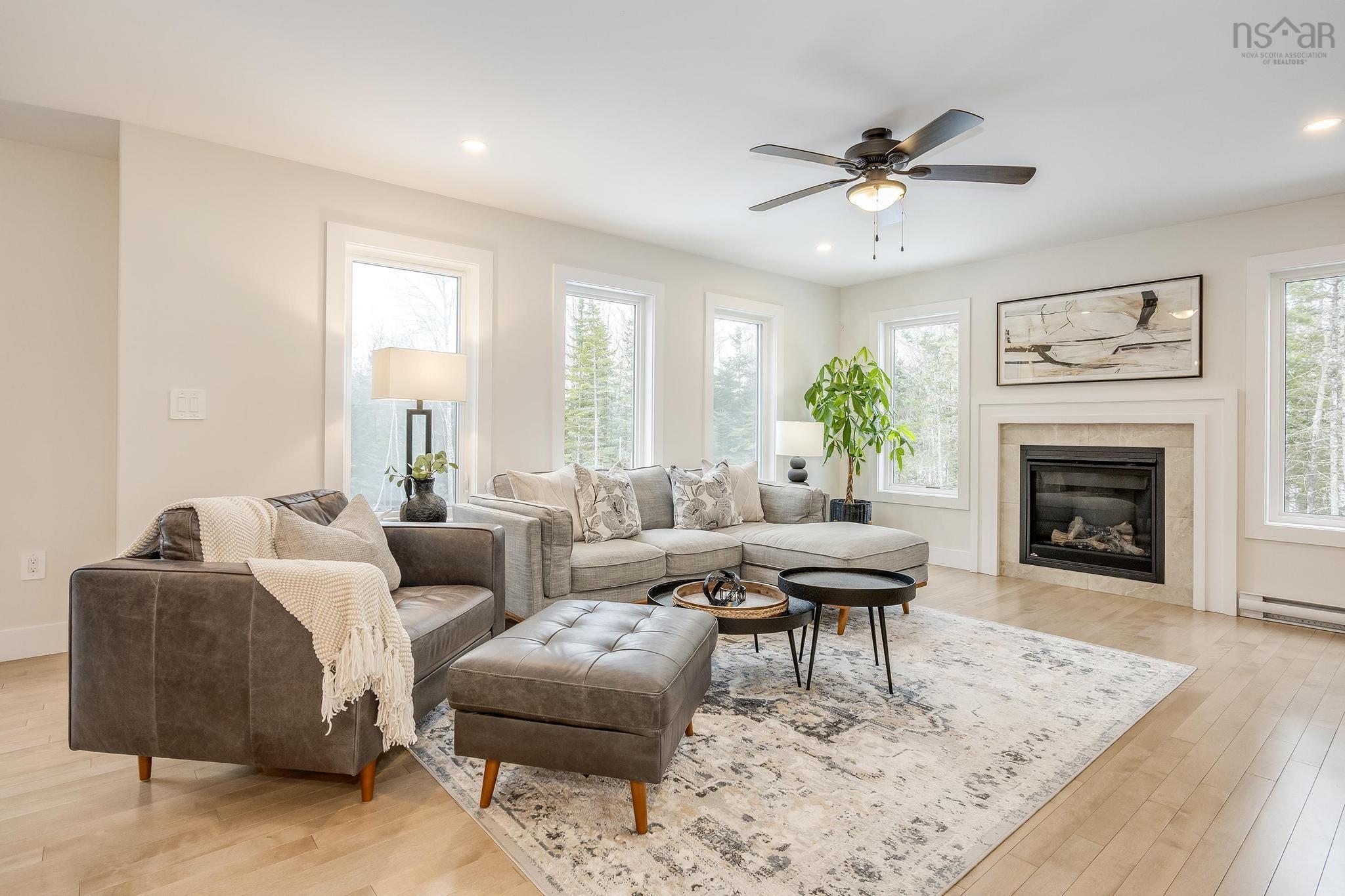 $799,900.00: 153 Coulter Crescent, Oakfield