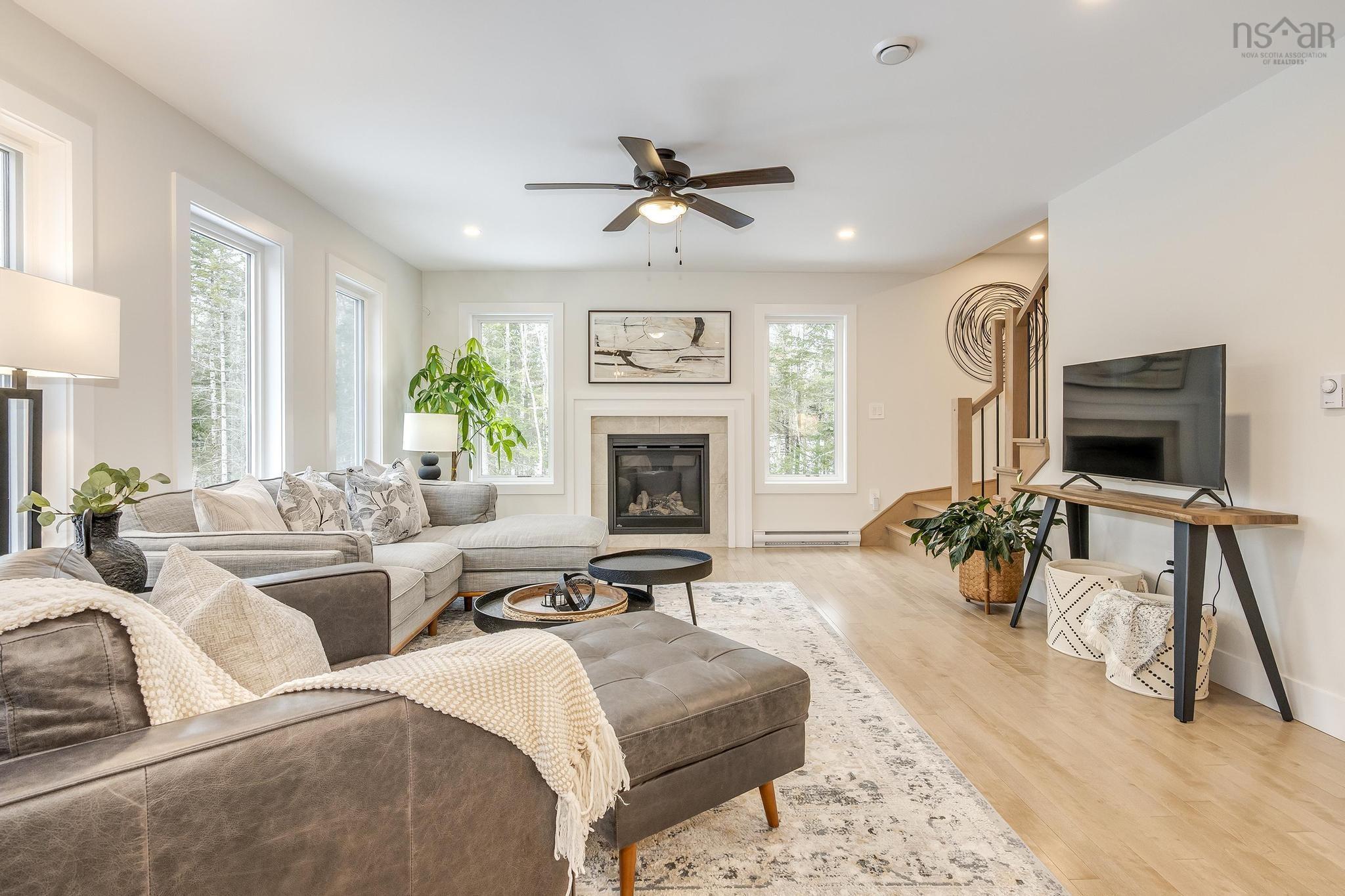 $799,900.00: 153 Coulter Crescent, Oakfield