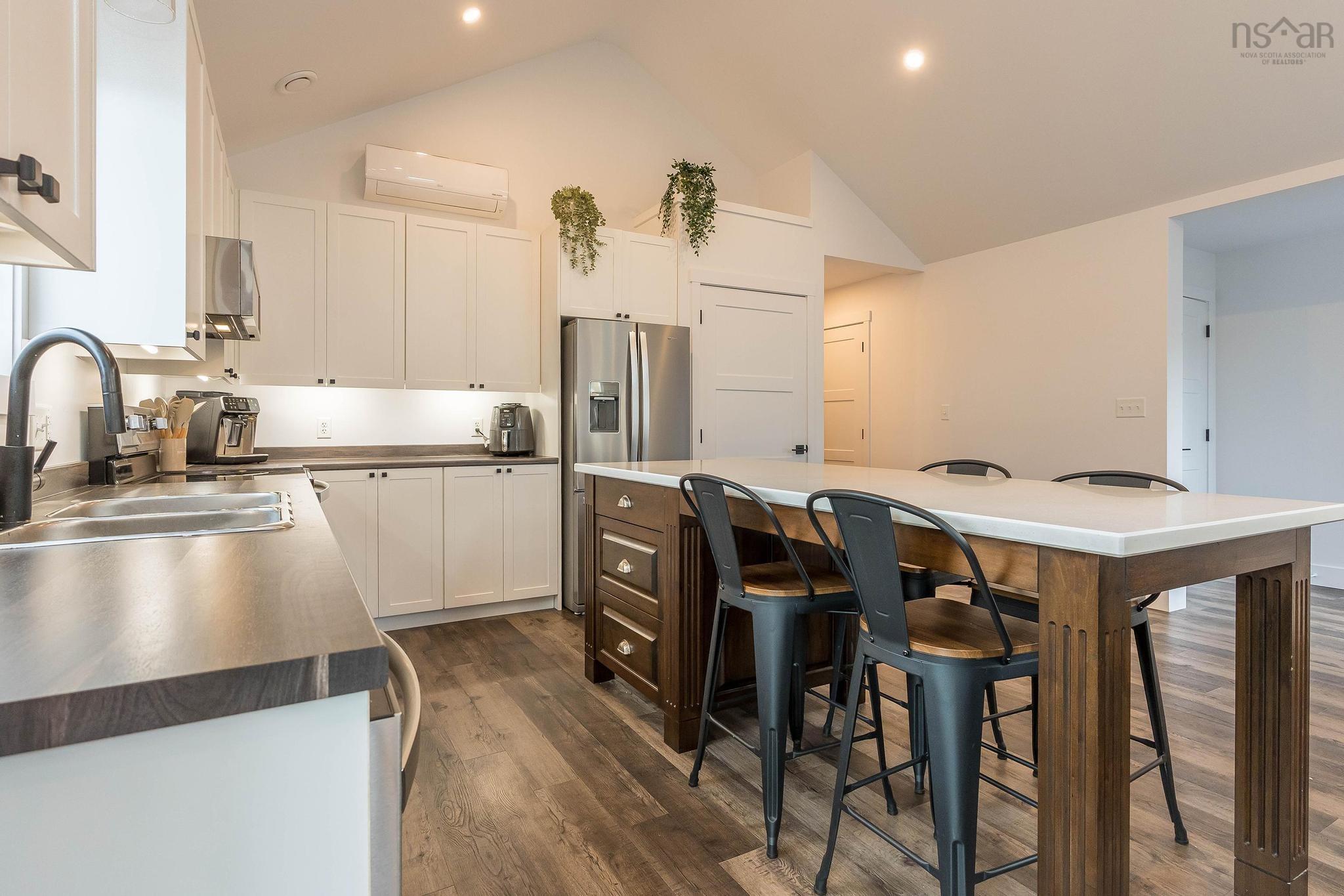 $409,900.00: 23 Monarch Terrace, Truro