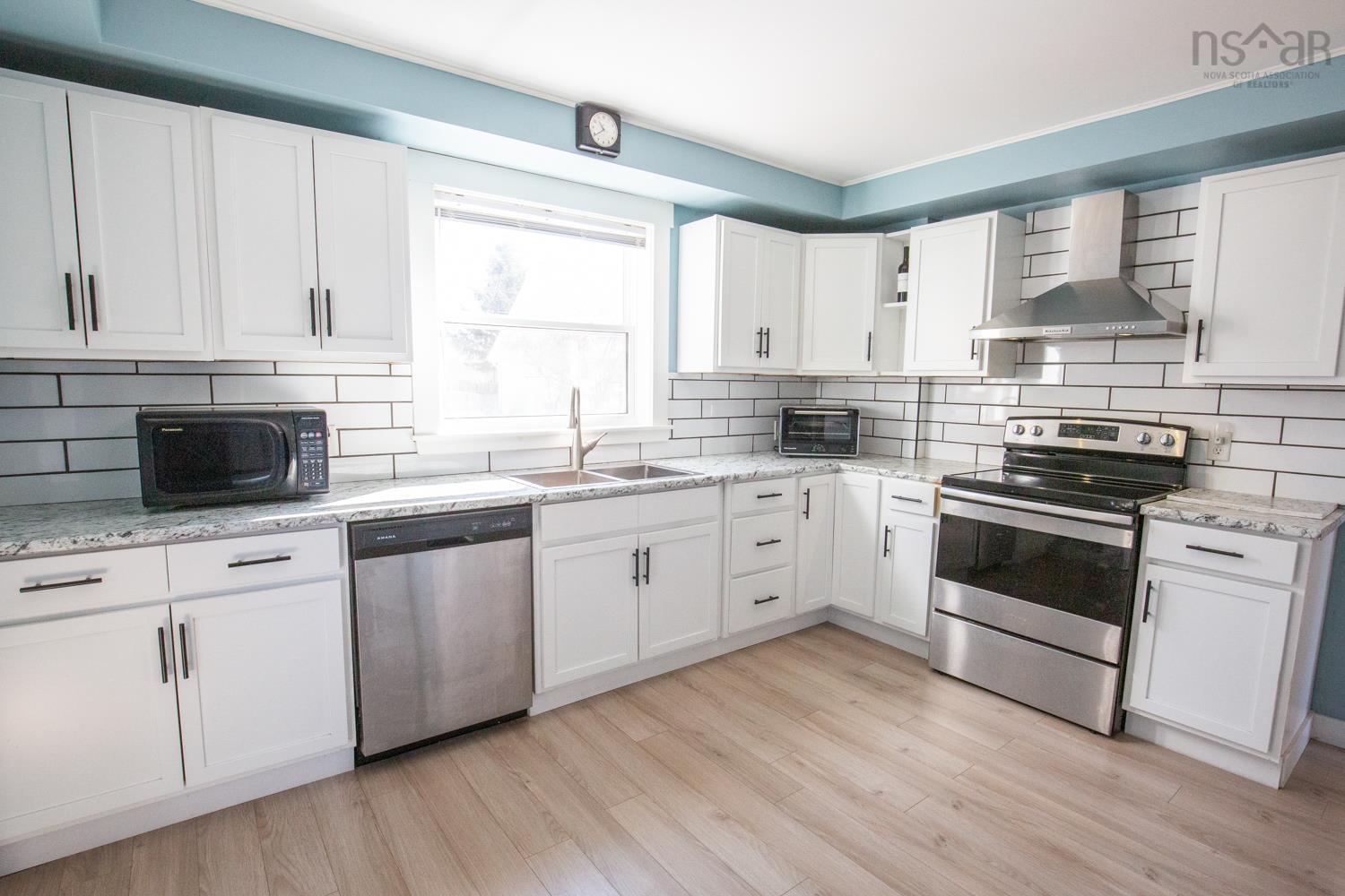 $425,000.00: 35 BROAD Street, Truro