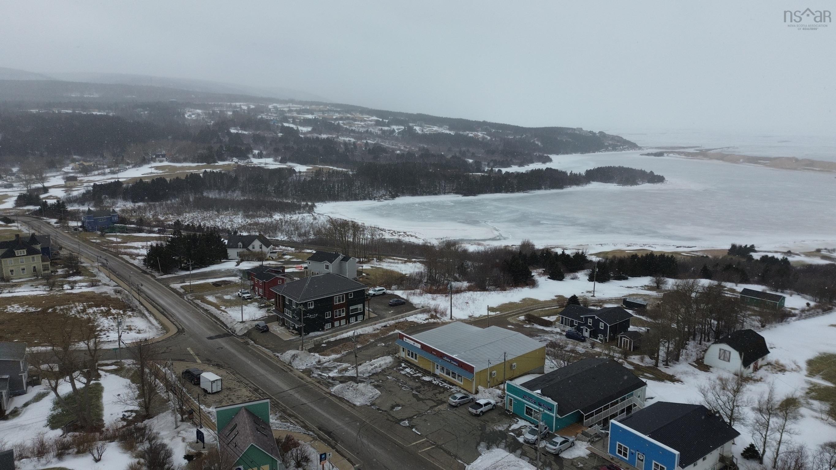 $1,050,000.00: 15770 Central Avenue, Inverness