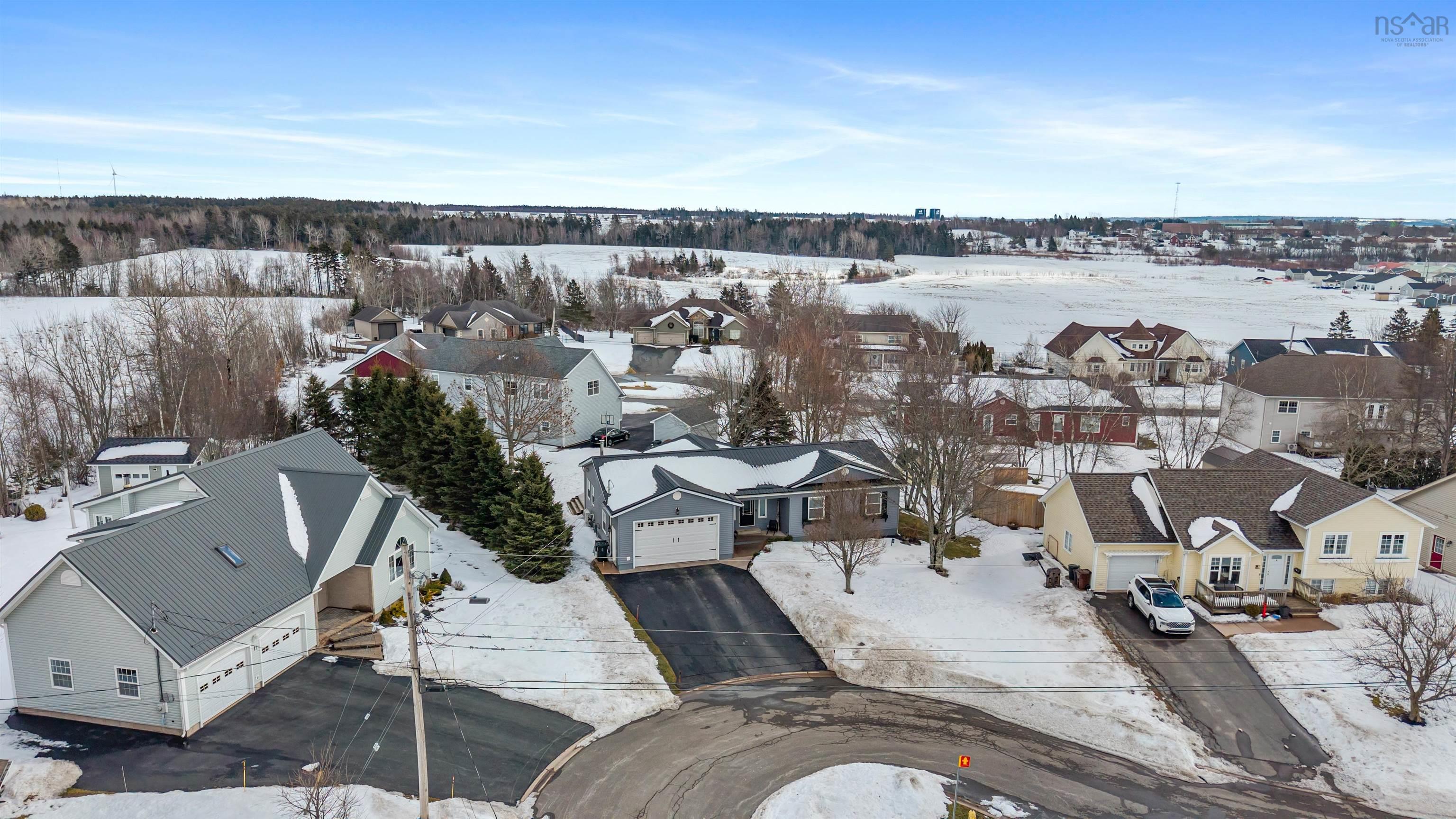 $489,900.00: 9 Forest Glen Court, Amherst