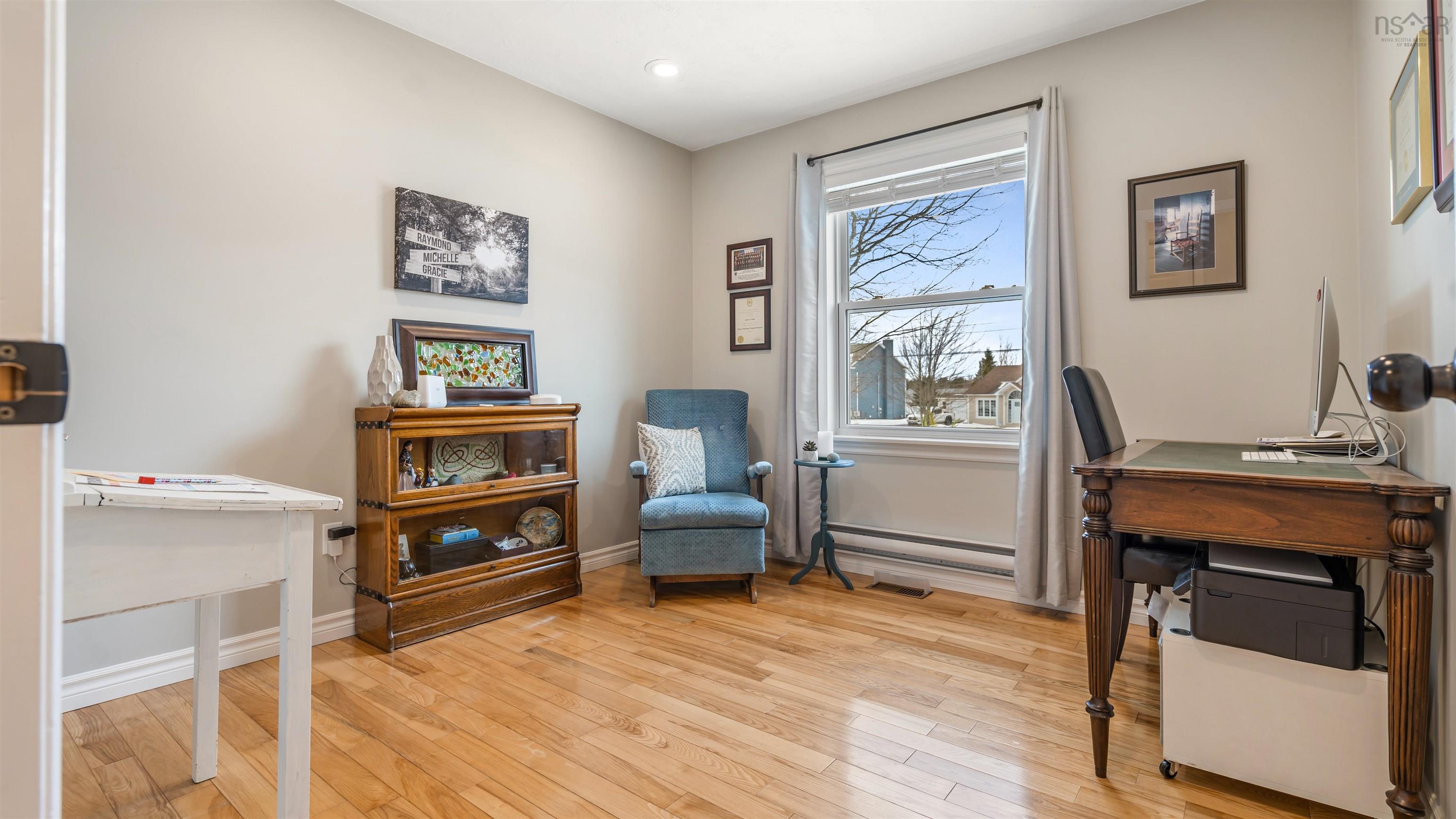 $489,900.00: 9 Forest Glen Court, Amherst