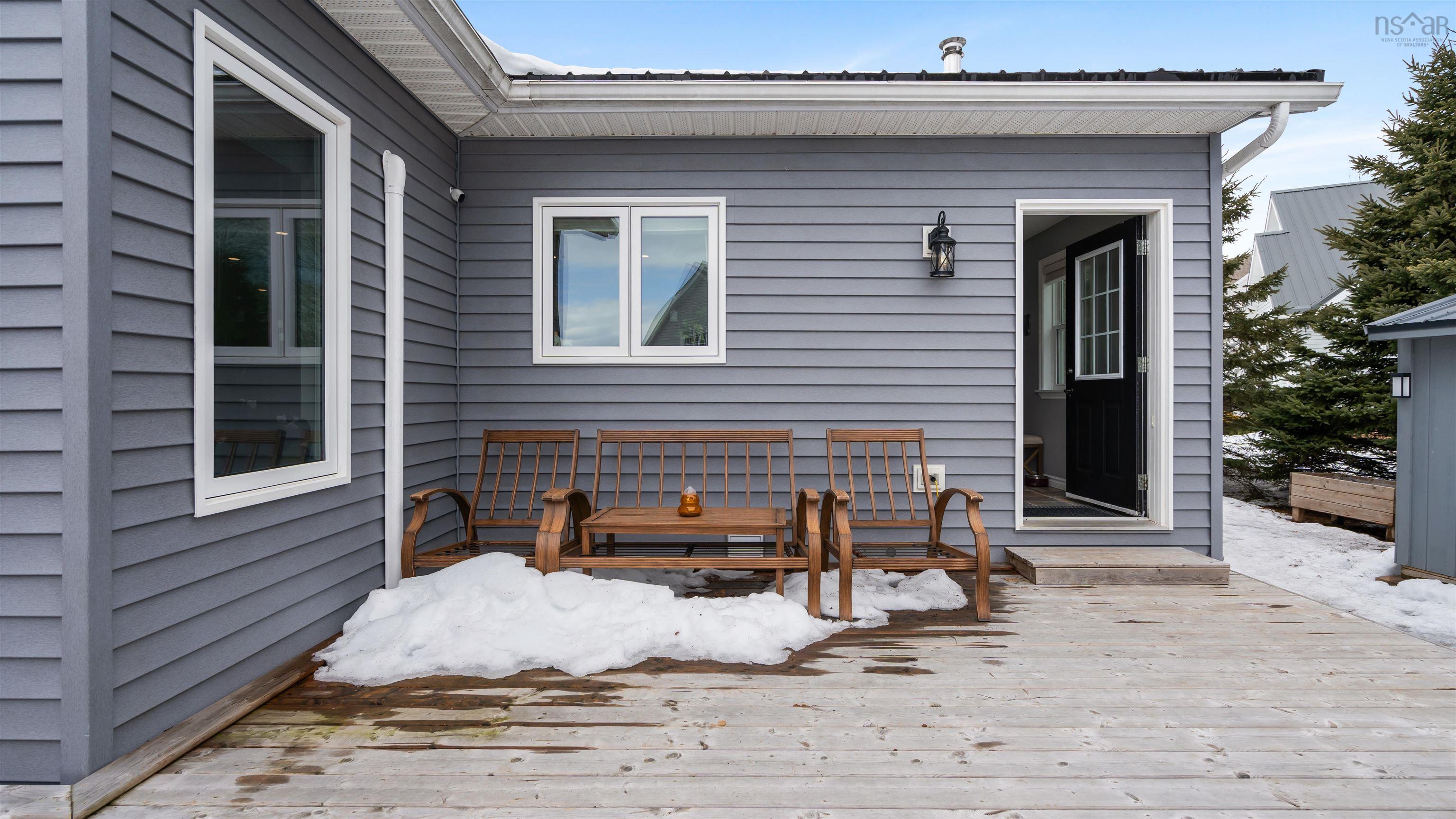$489,900.00: 9 Forest Glen Court, Amherst