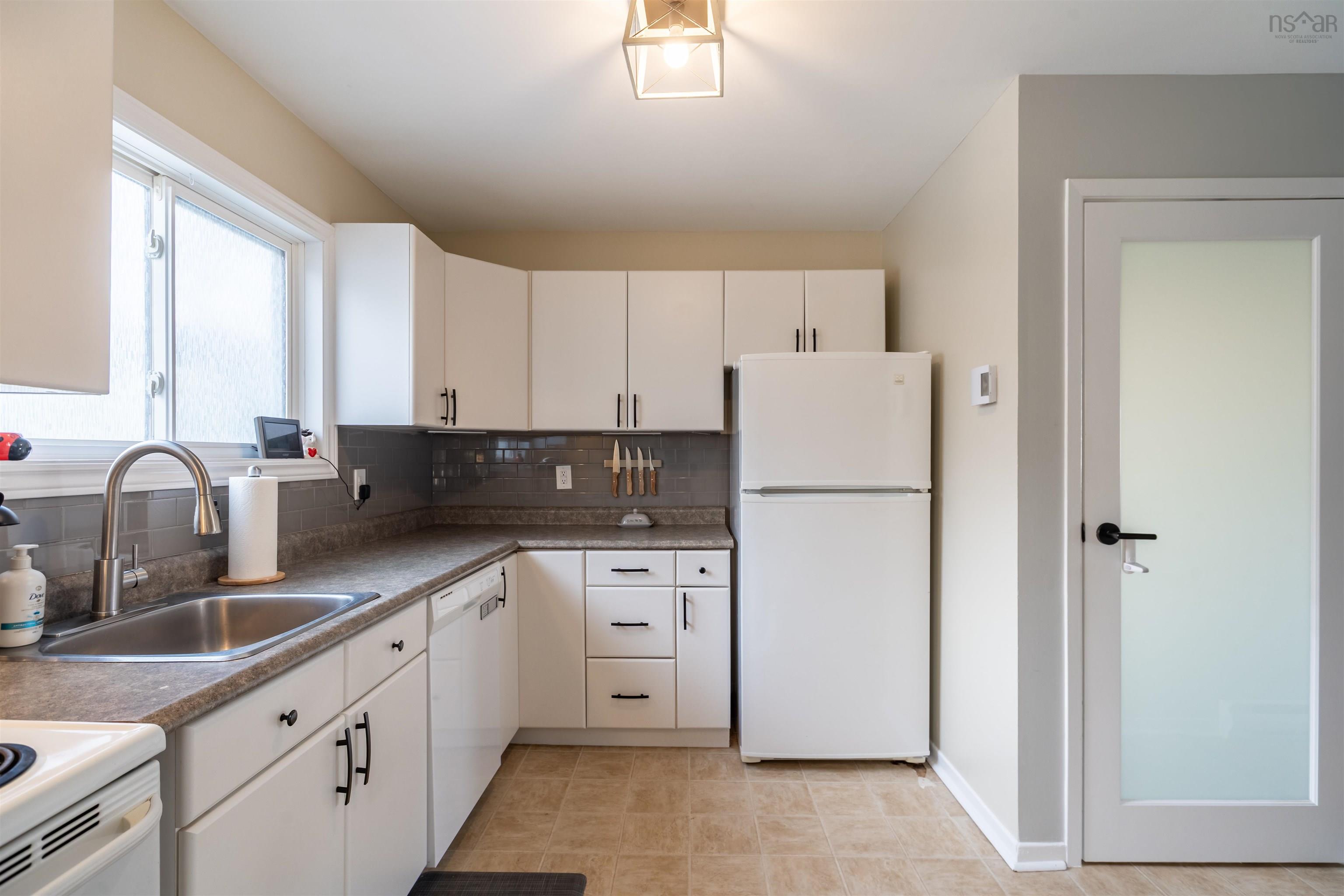 $399,900.00: 516 Arklow Drive, Cole Harbour