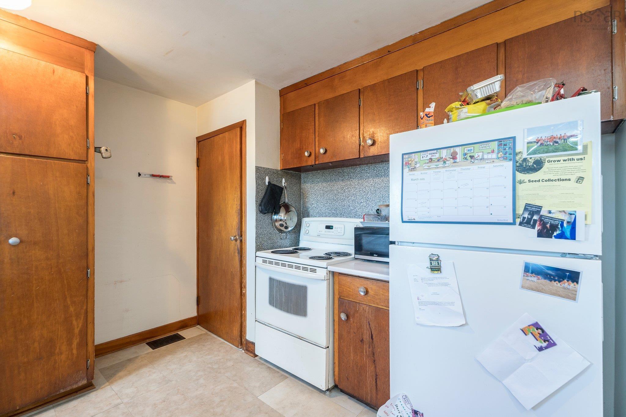 $489,900.00: 49 A&B Lynn Drive, Dartmouth