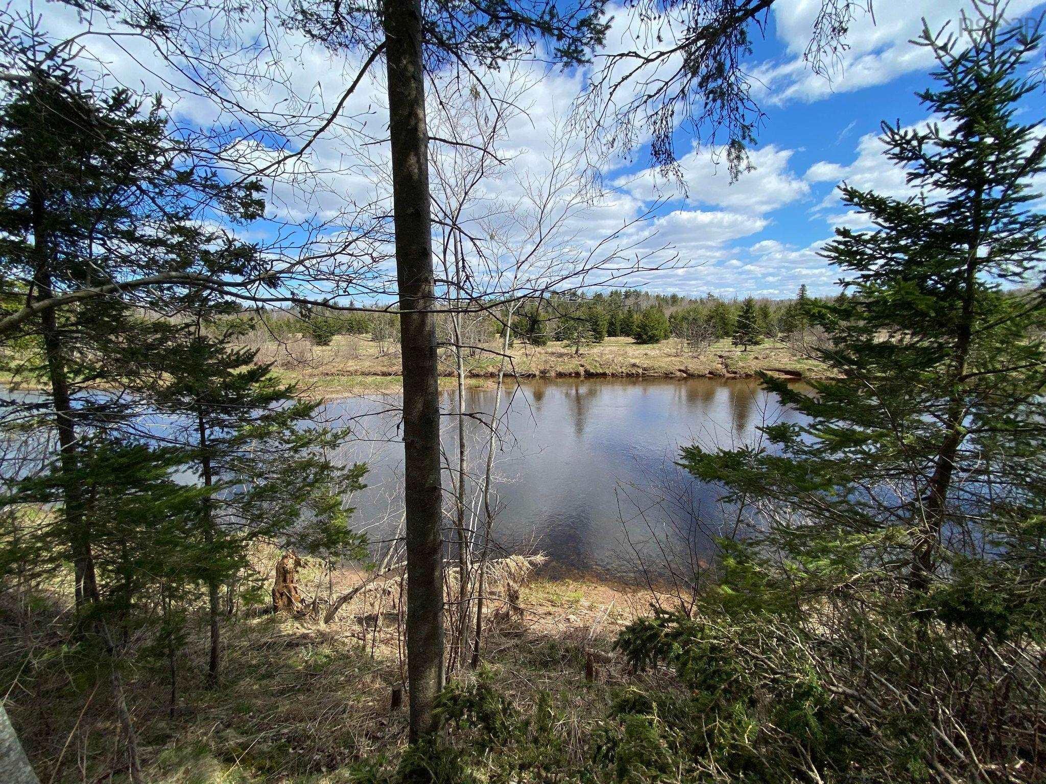 $2,700,000.00: 373 214 Highway, Elmsdale
