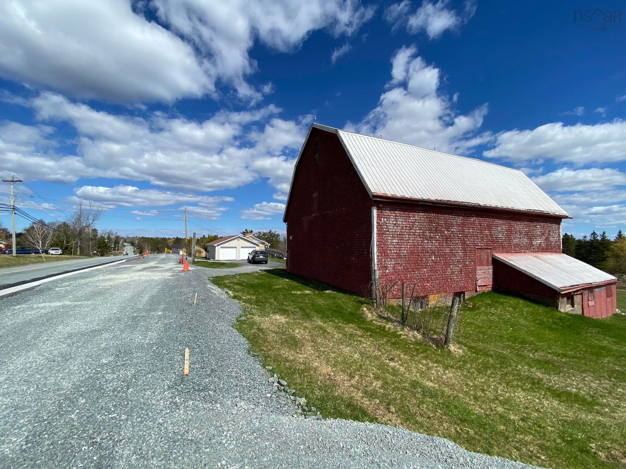 $2,700,000.00: 373 214 Highway, Elmsdale