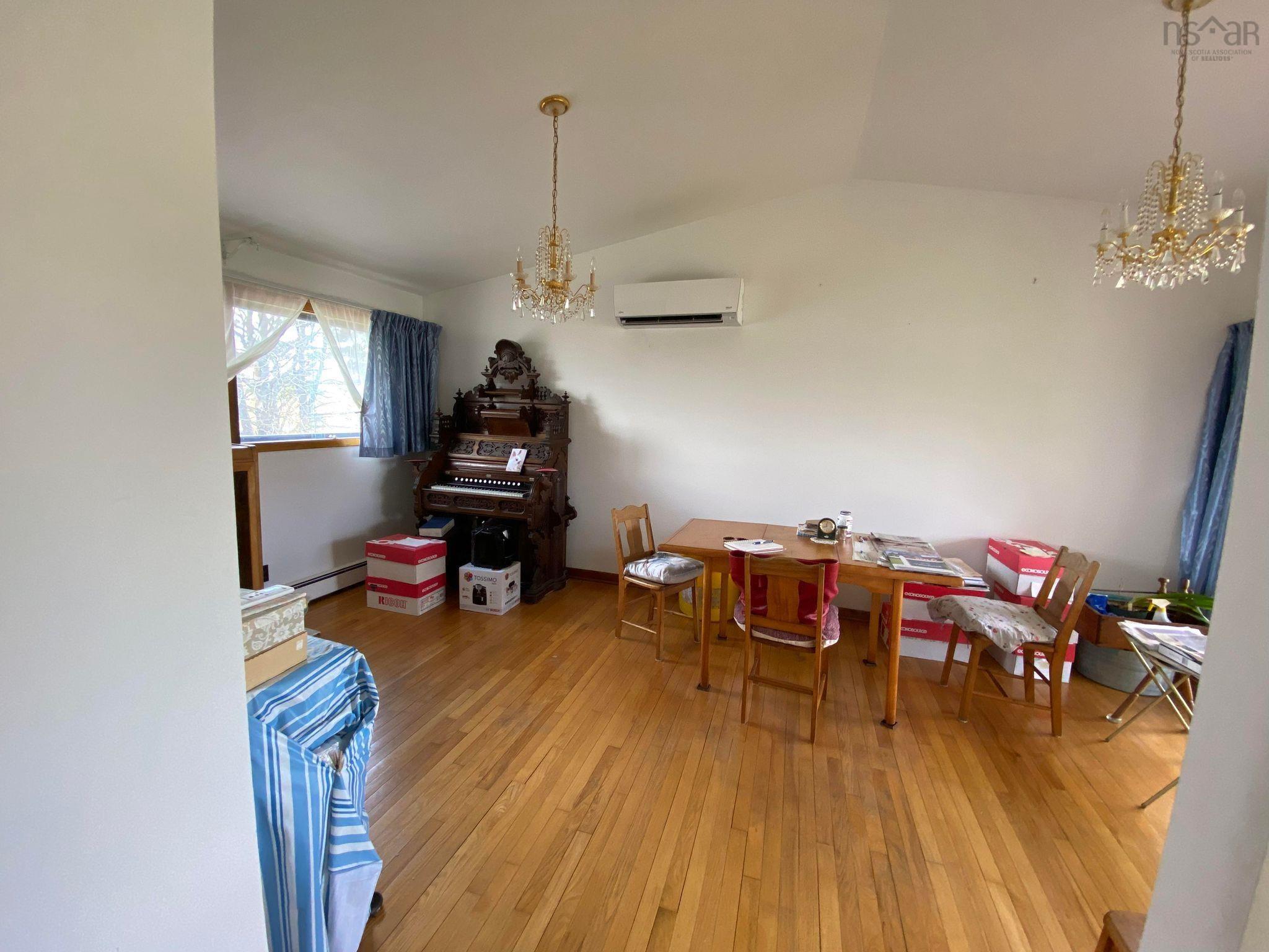 $2,700,000.00: 373 214 Highway, Elmsdale