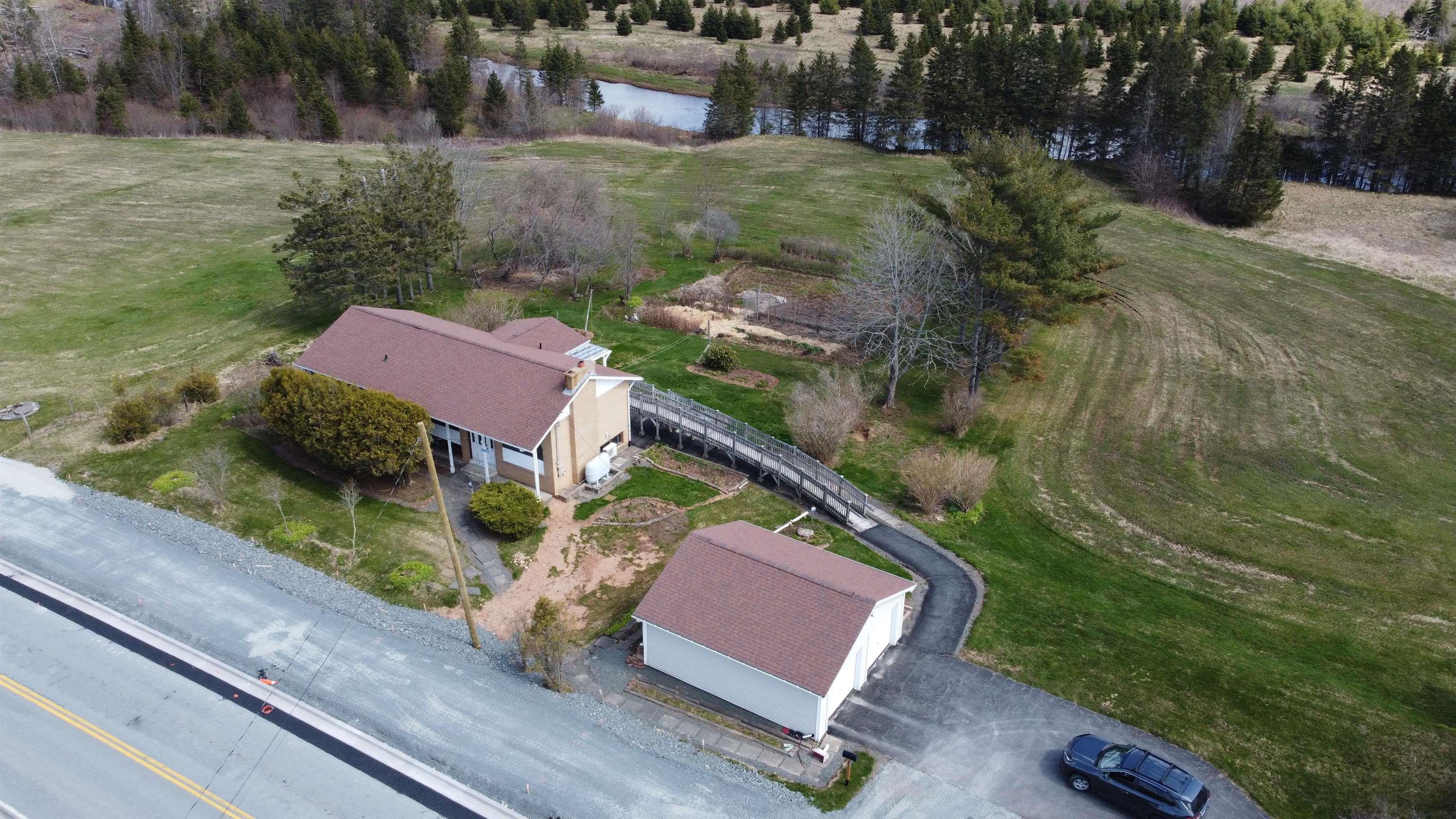 $2,700,000.00: 373 214 Highway, Elmsdale