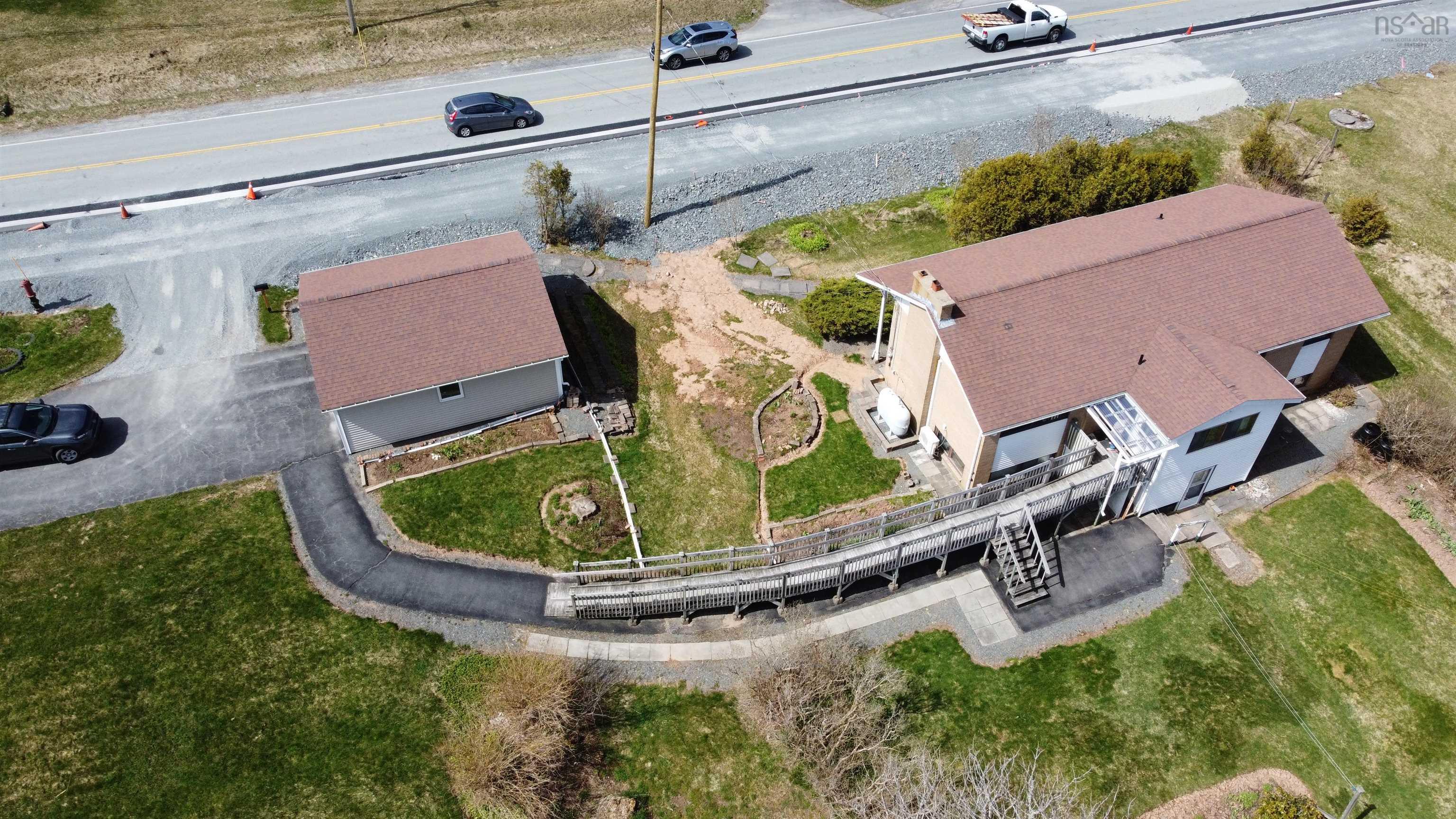 $2,700,000.00: 373 214 Highway, Elmsdale