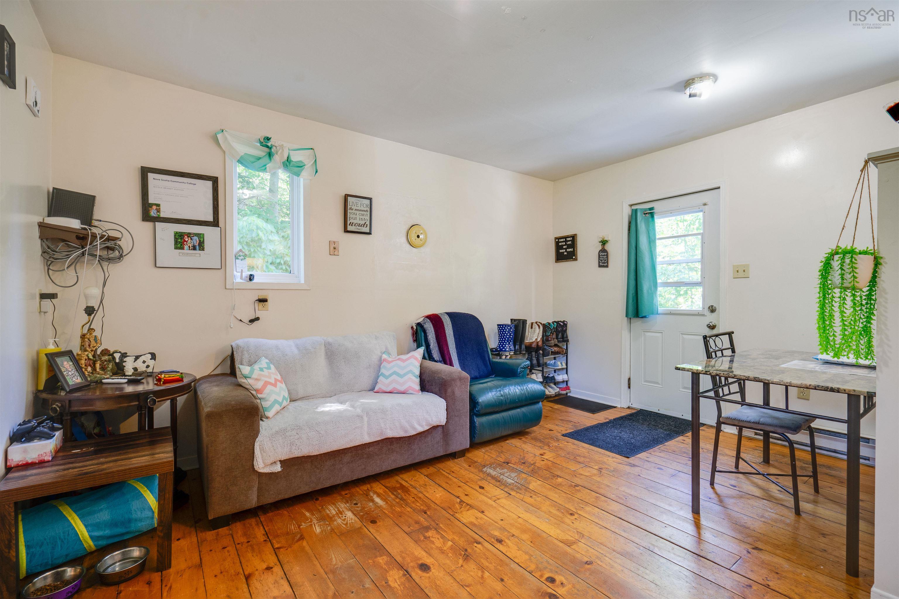 $275,000.00: 351 Old Post Road, Clementsport