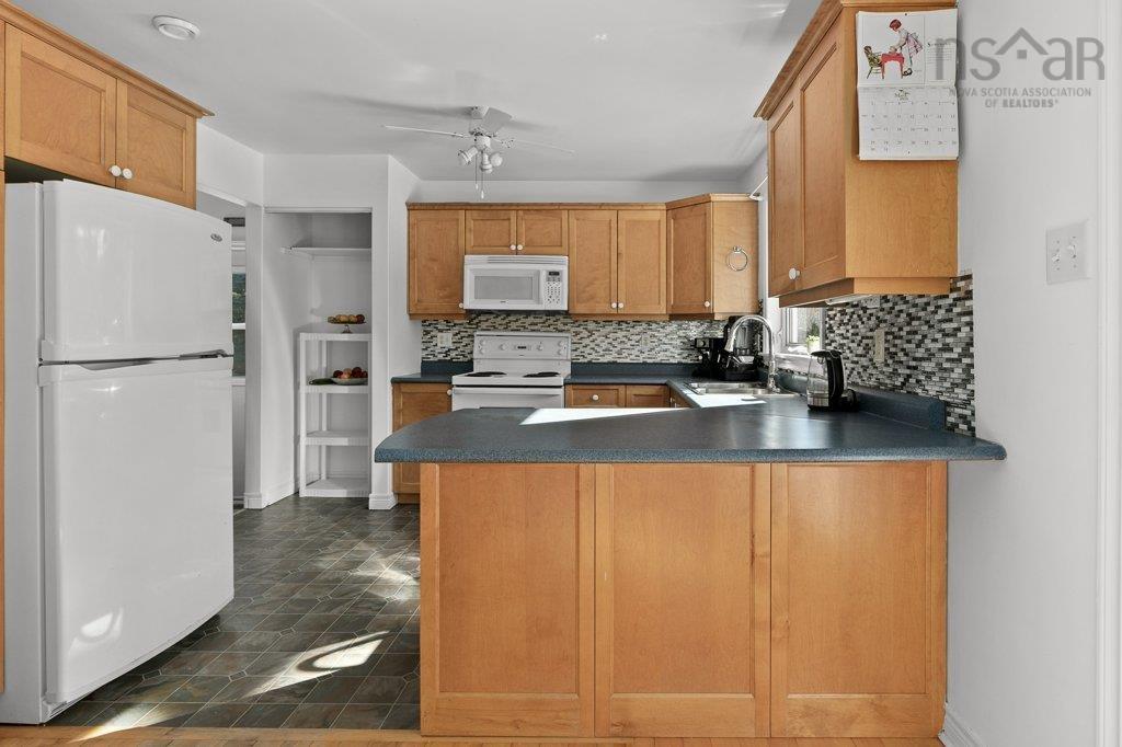 $424,900.00: 209 Clayton Drive, Fox Point