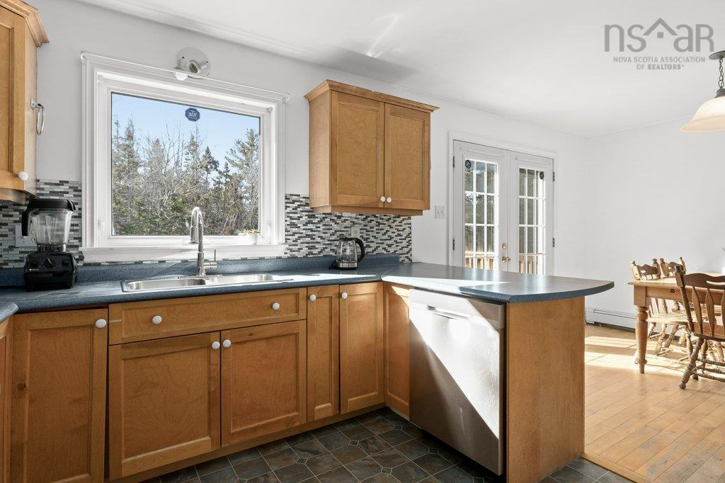 $424,900.00: 209 Clayton Drive, Fox Point