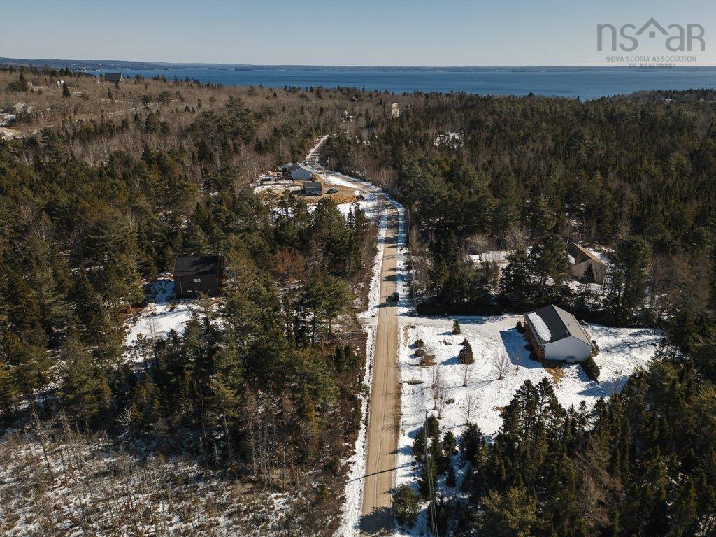 $424,900.00: 209 Clayton Drive, Fox Point