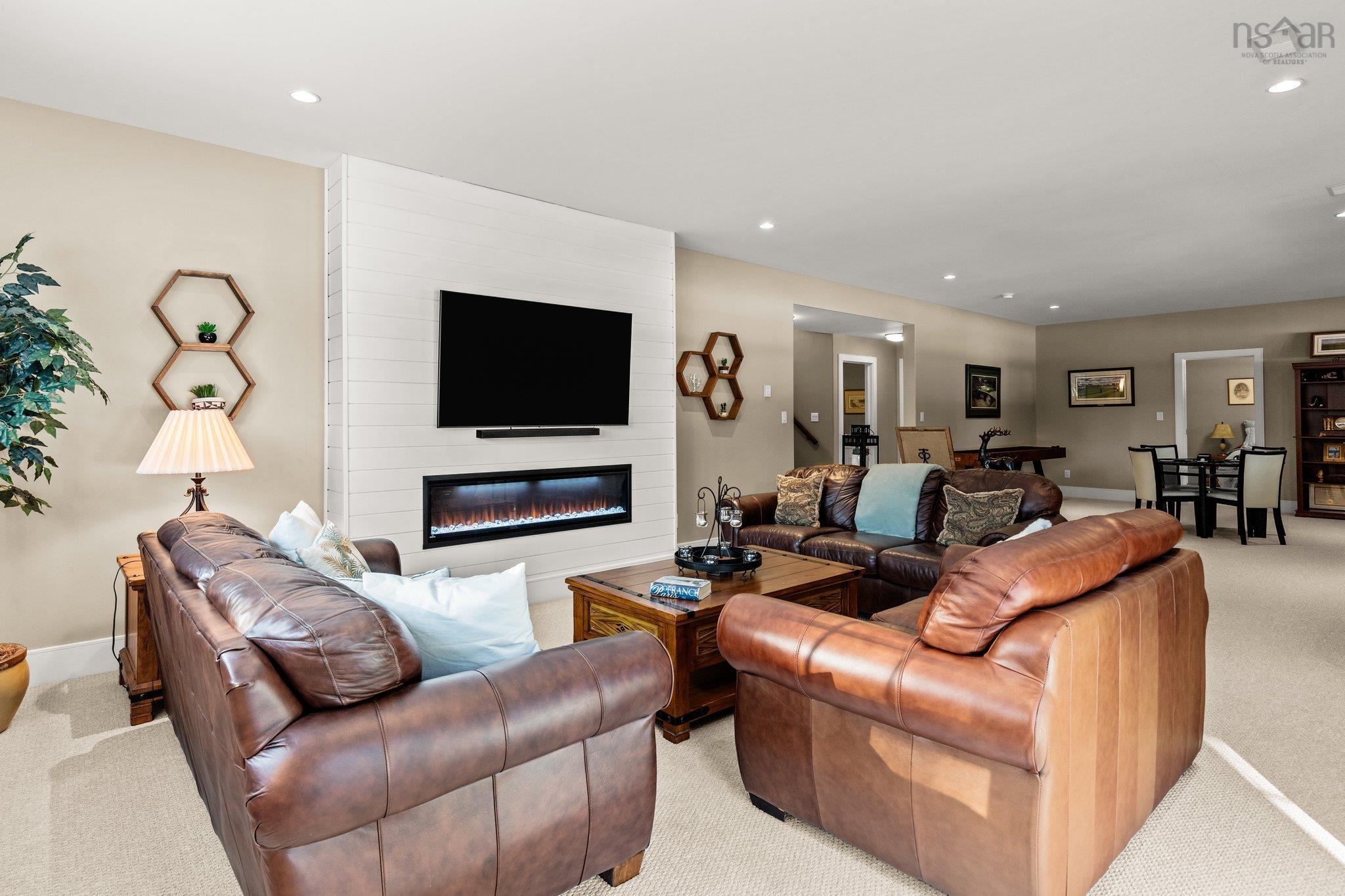$1,199,000.00: 57 Dungarry Close, Fall River