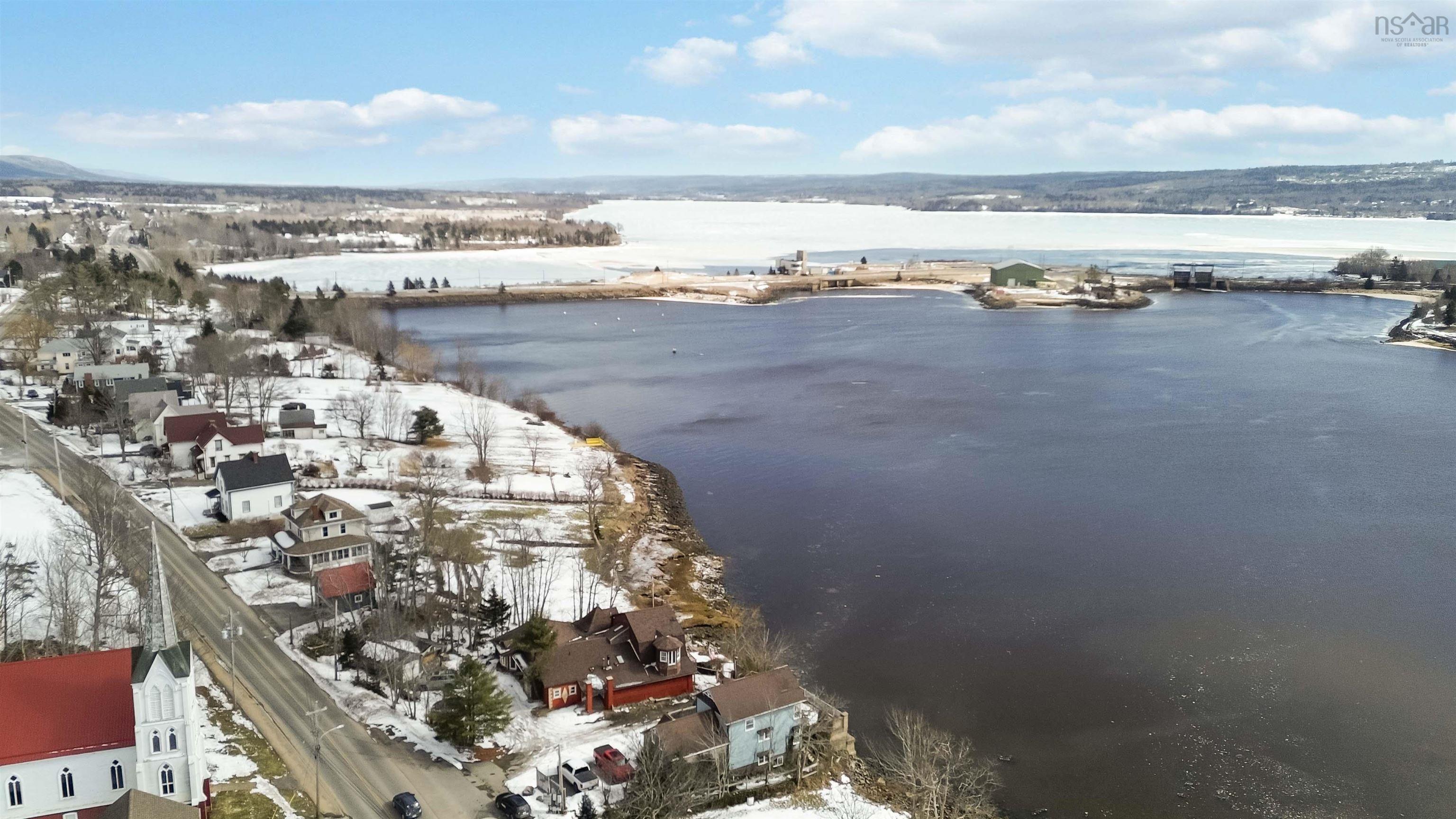 $644,400.00: 5438 Granville Road, Granville Ferry